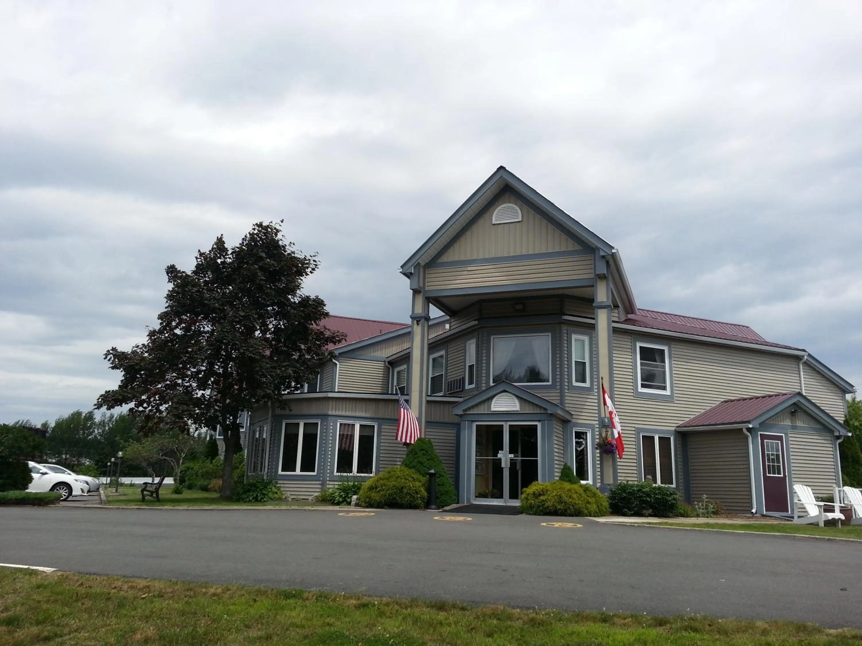 Facade/entrance in Granite Town Hotel