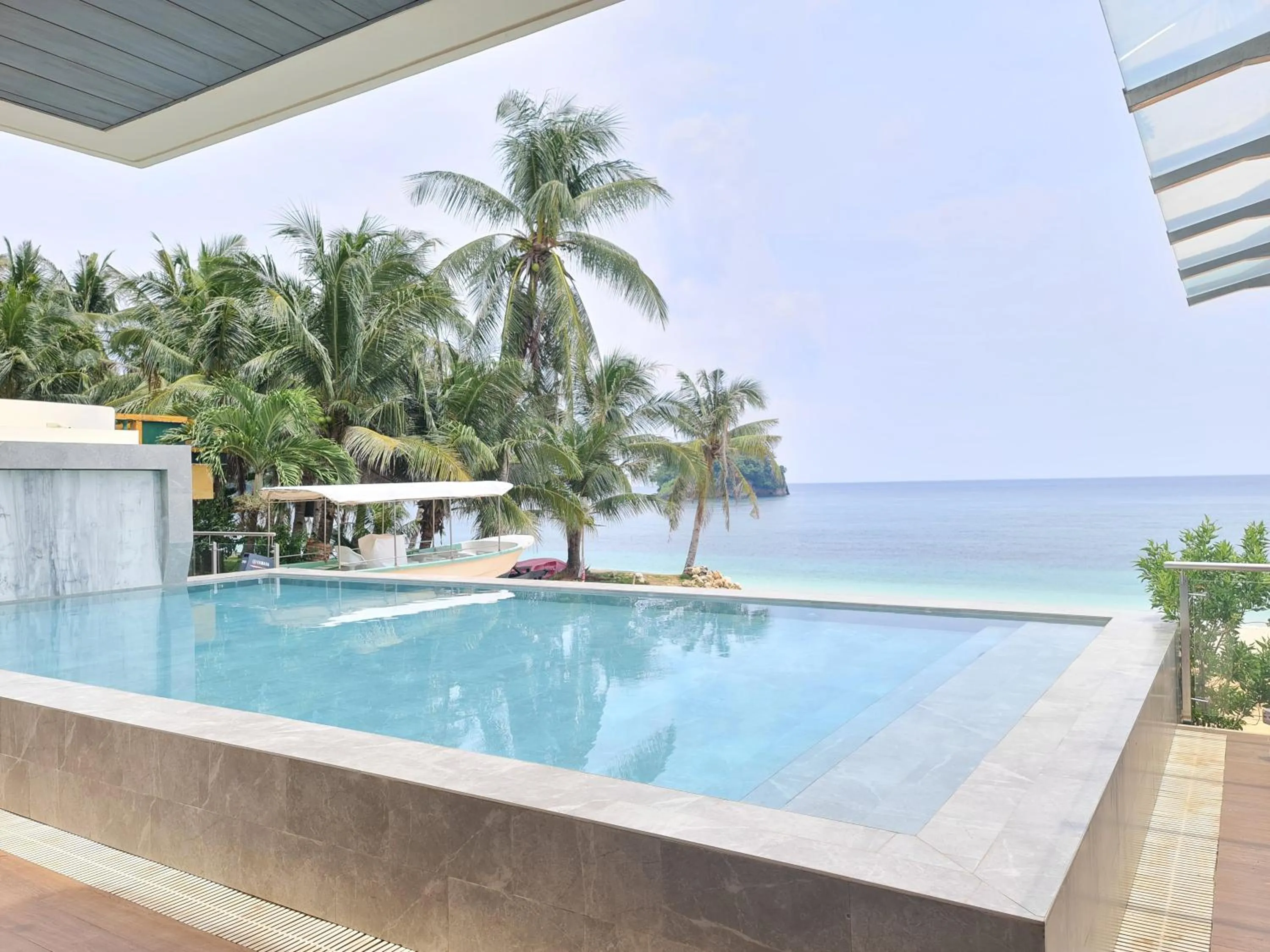 Beach in Kaaya Resort North Boracay