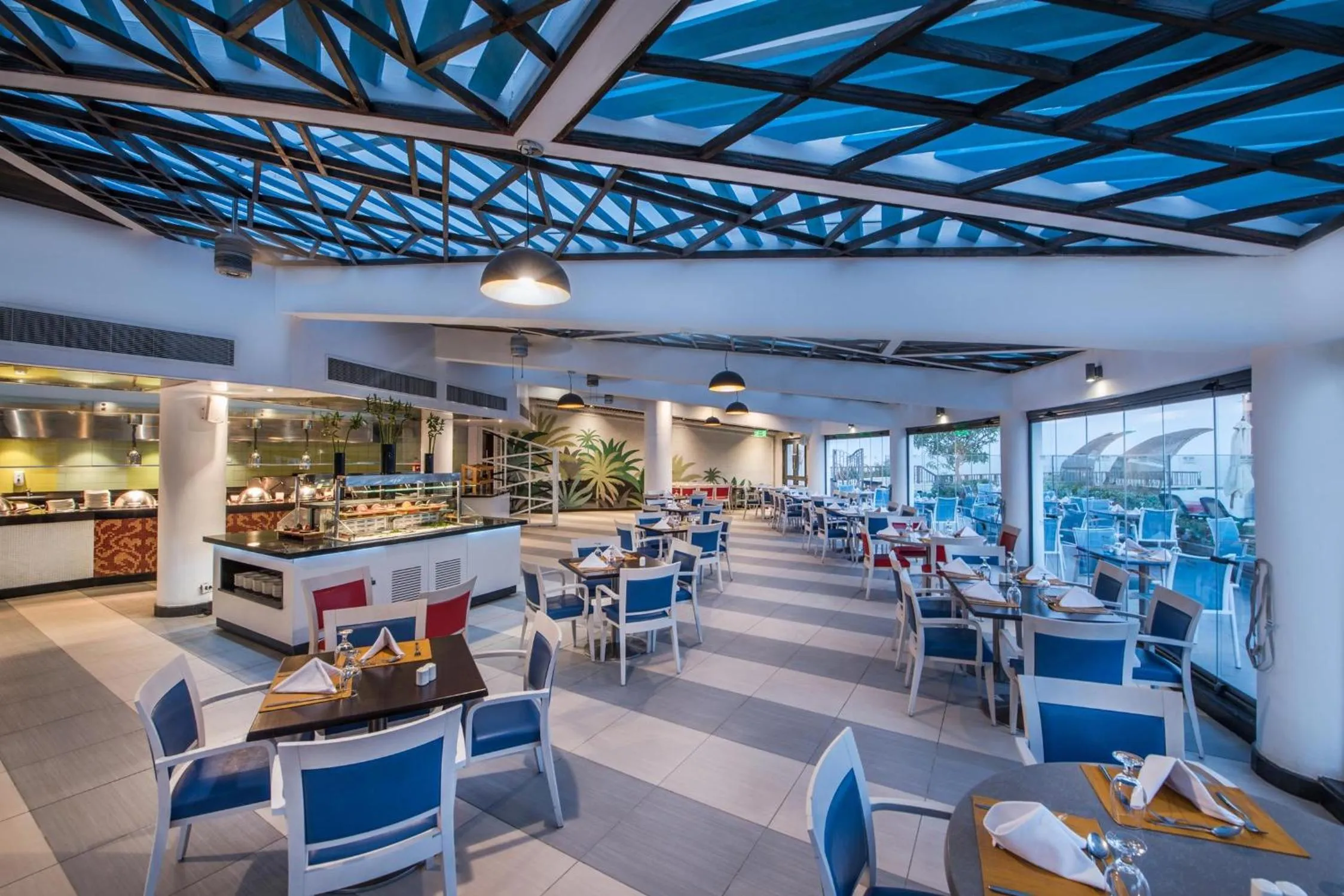 Restaurant/places to eat in Reef Oasis Blue Bay Resort & Spa