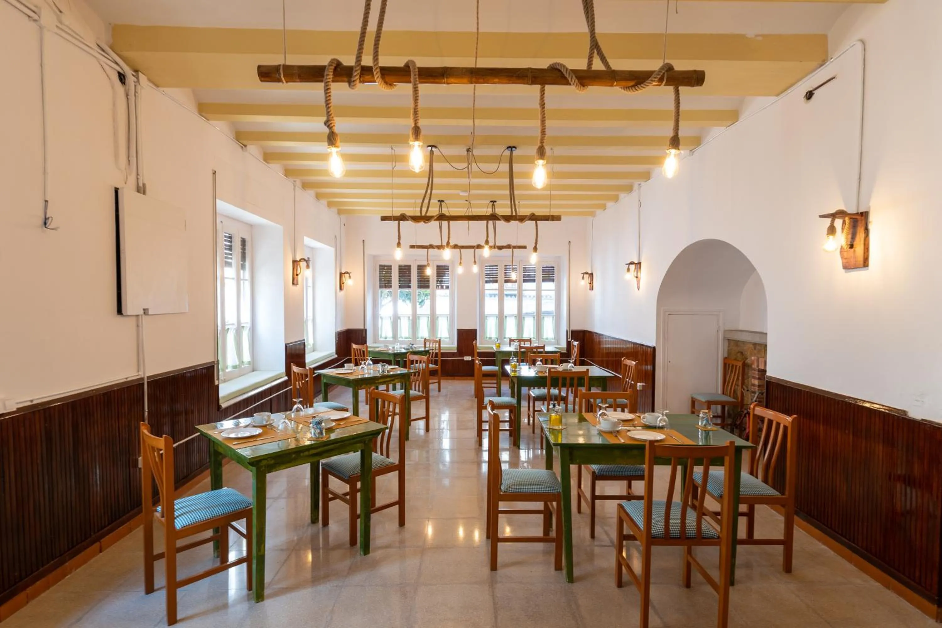 Breakfast in P&R hostals Can Tort