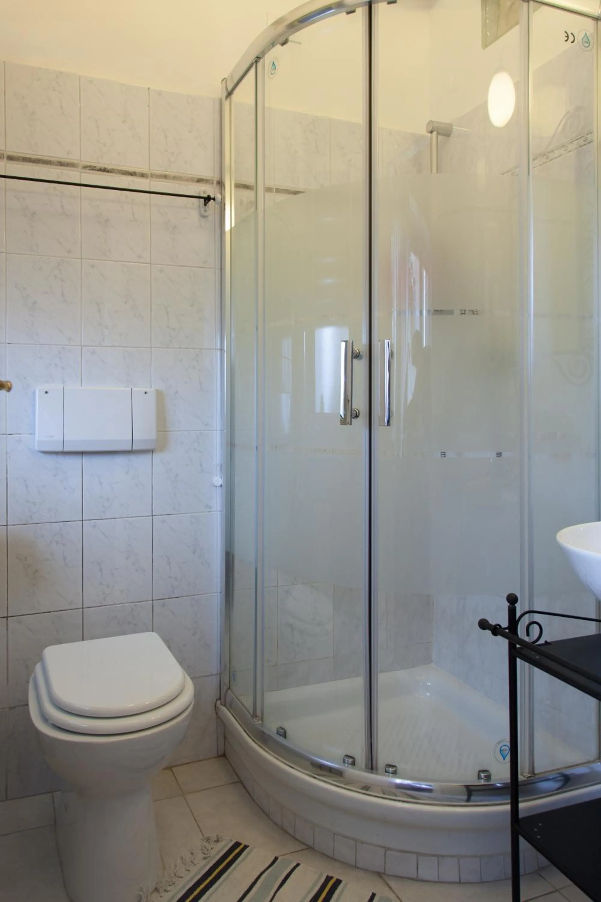 Shower in Santa Croce