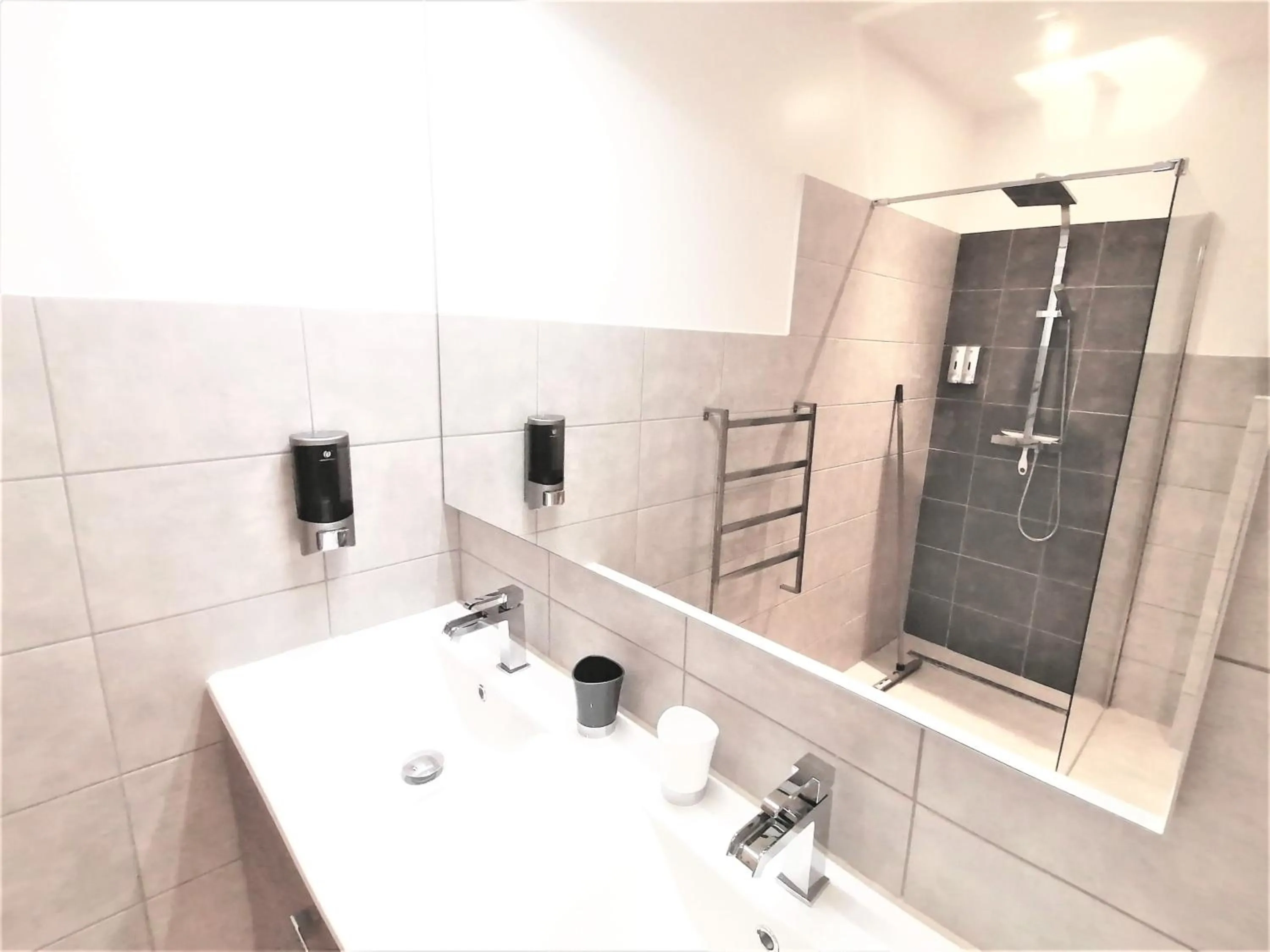 Domaine de Gaïa, Piscine, Pétanque, Ping Pong, proche Saint-Emilion