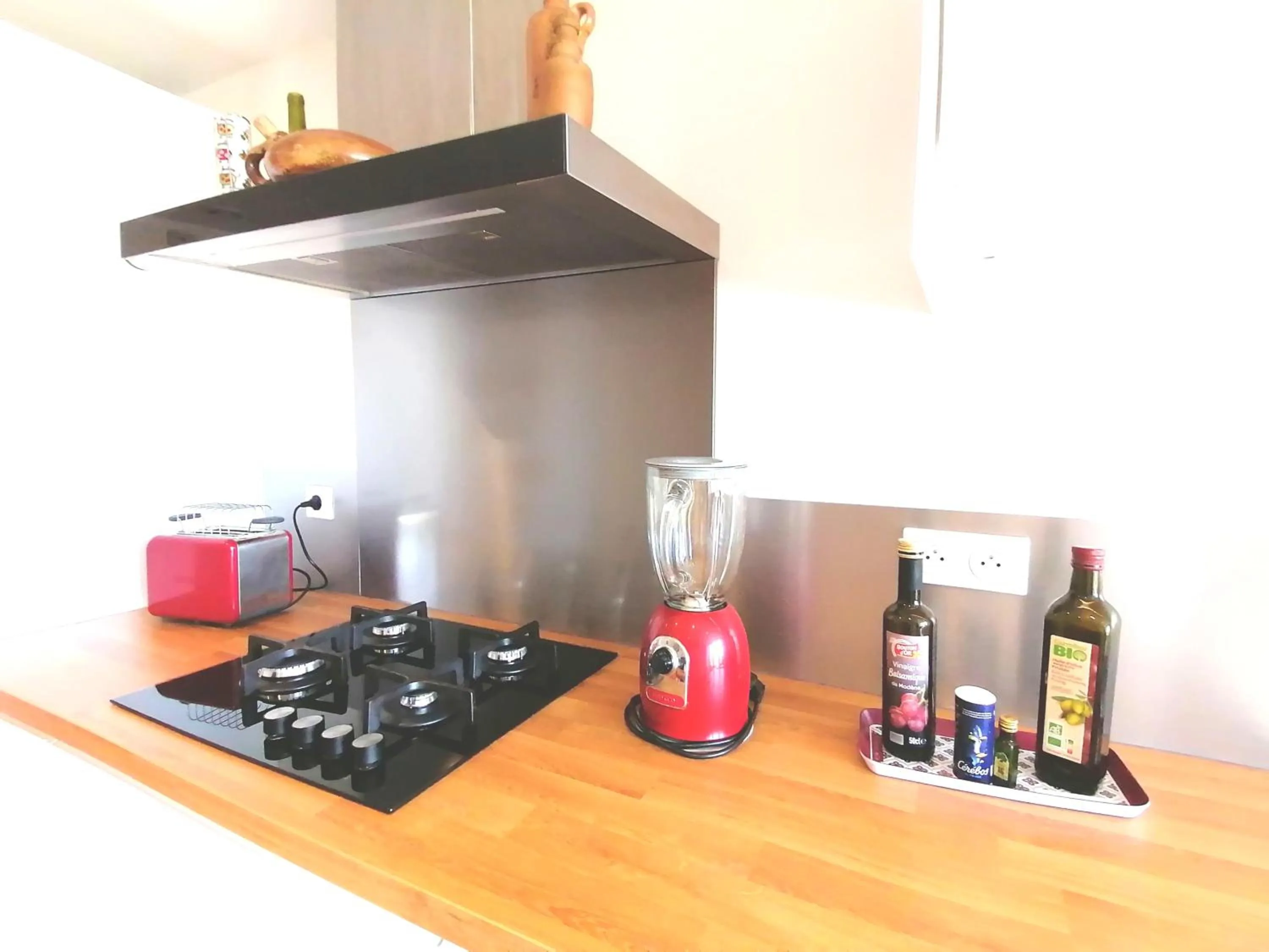 Domaine de Gaïa, Piscine, Pétanque, Ping Pong, proche Saint-Emilion