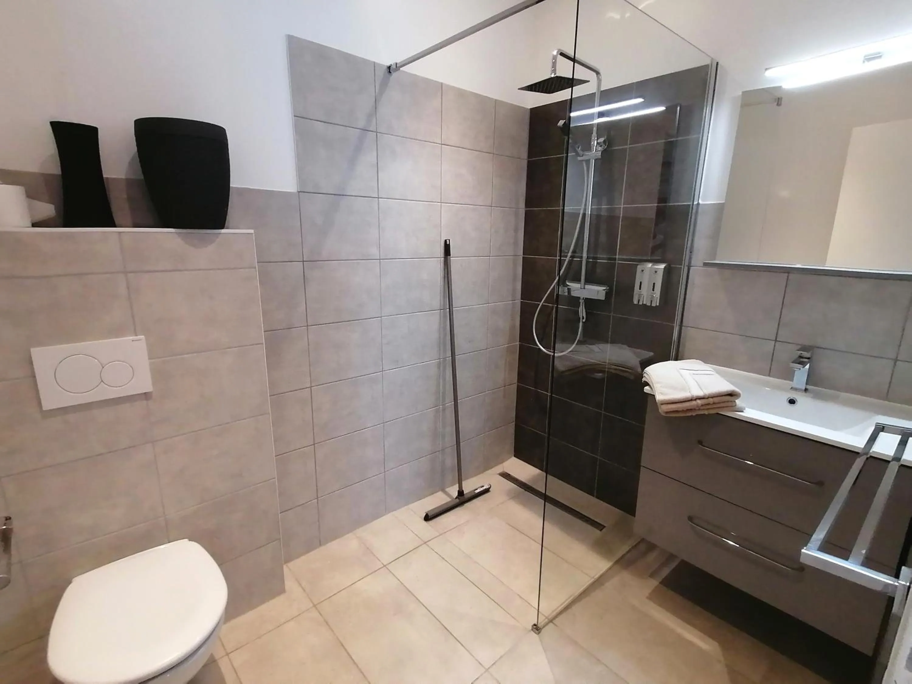 Domaine de Gaïa, Piscine, Pétanque, Ping Pong, proche Saint-Emilion