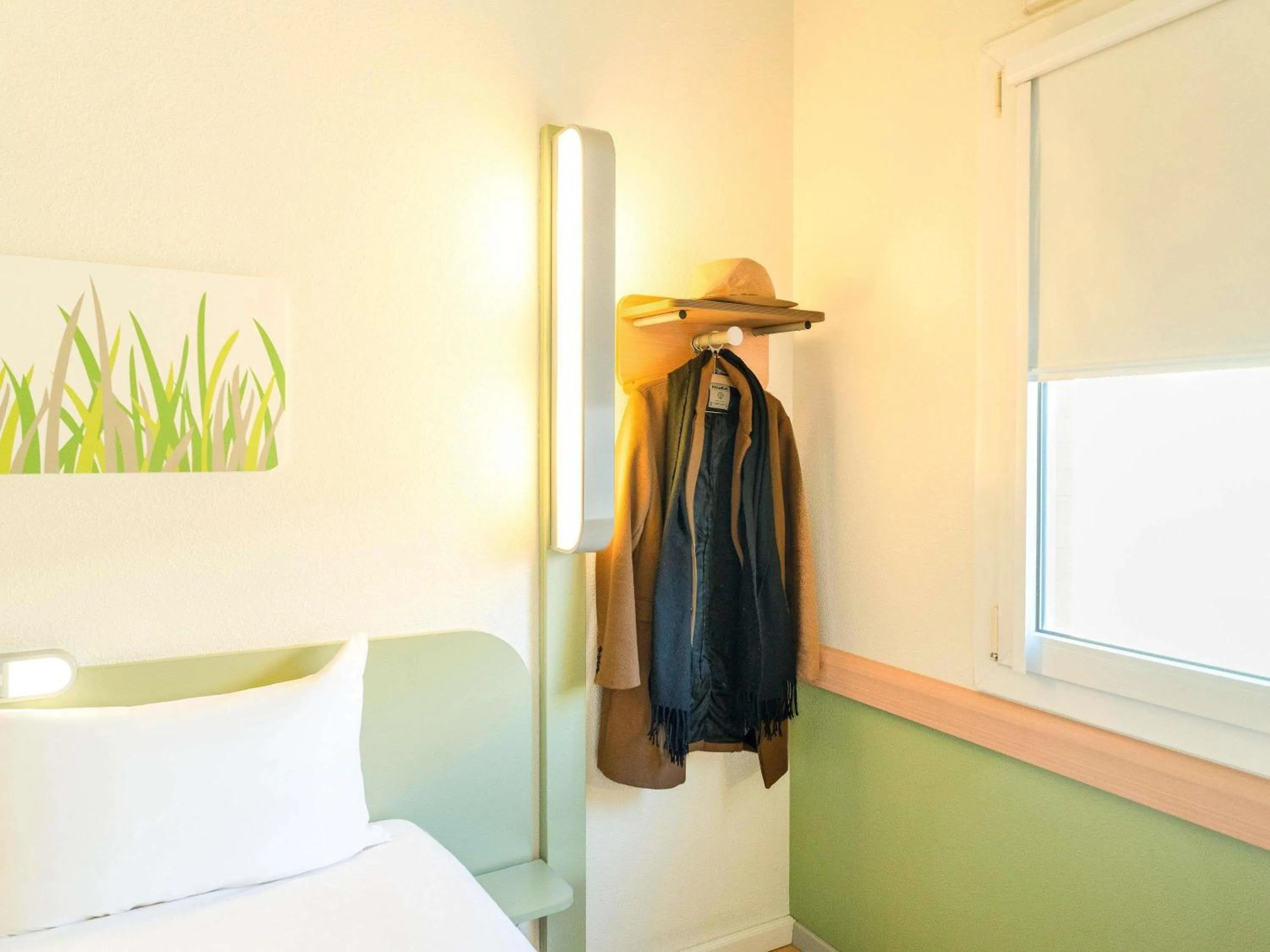 Bedroom, Bed in Ibis Budget Madrid Calle Alcalá