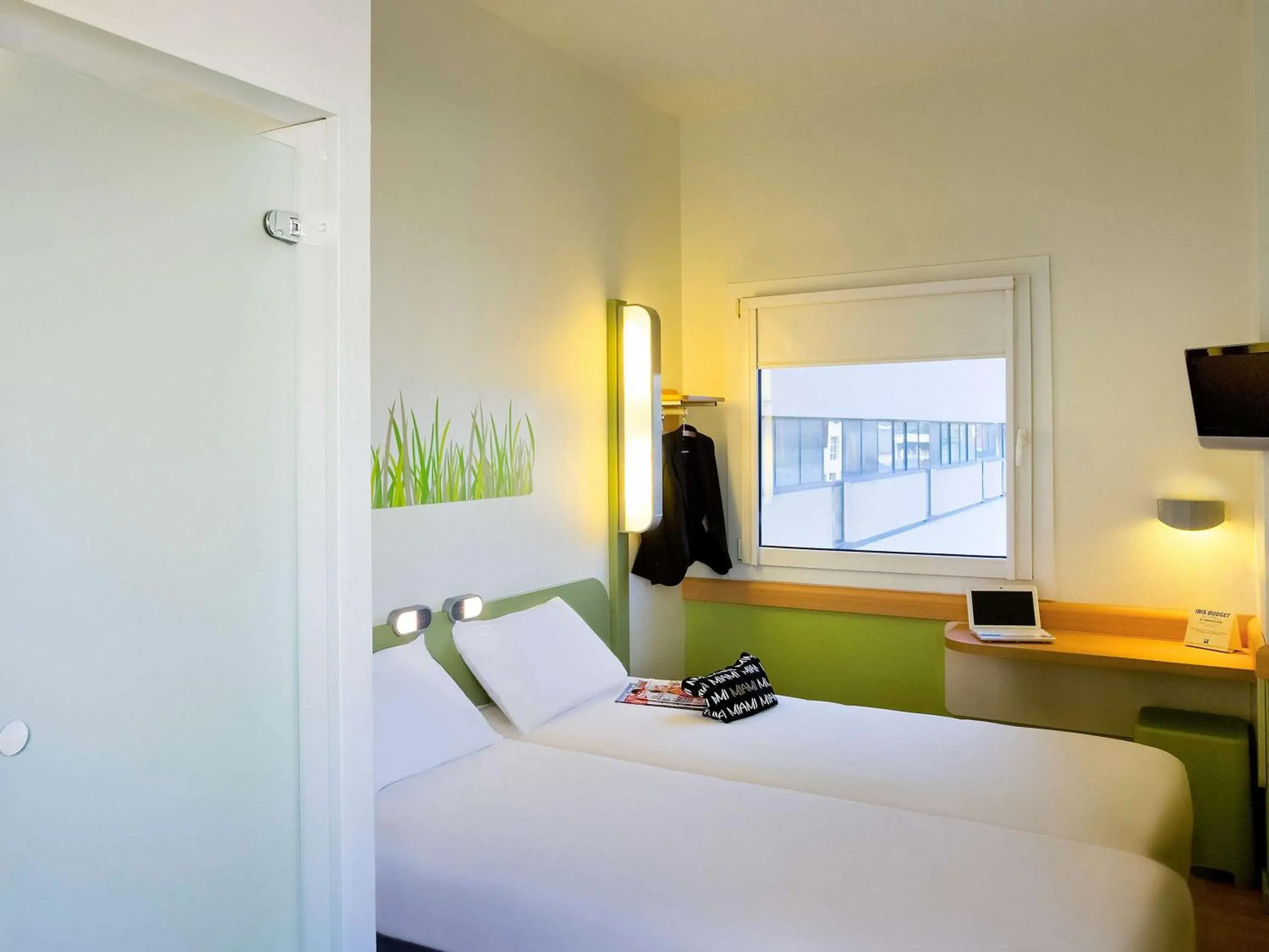 Twin Room in Ibis Budget Madrid Calle Alcalá Twin Room in Ibis Budget Madrid Calle Alcalá