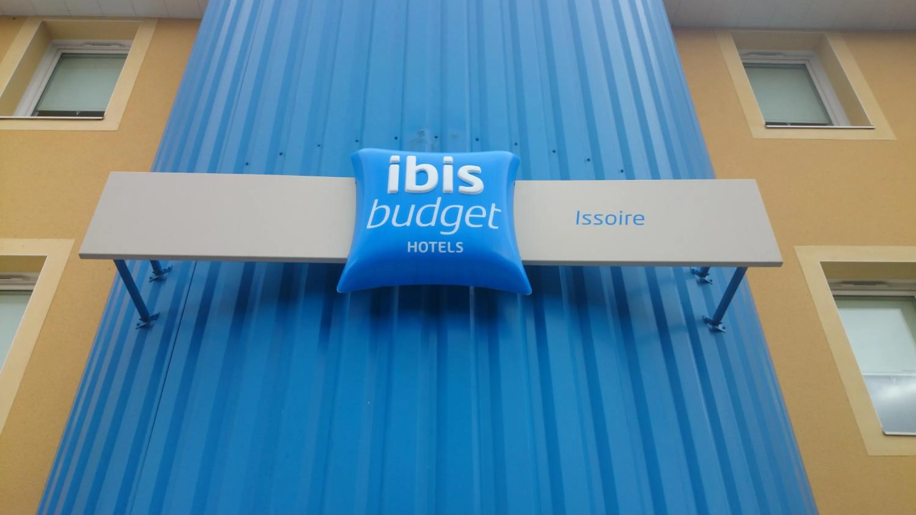 Facade/entrance in ibis budget Issoire