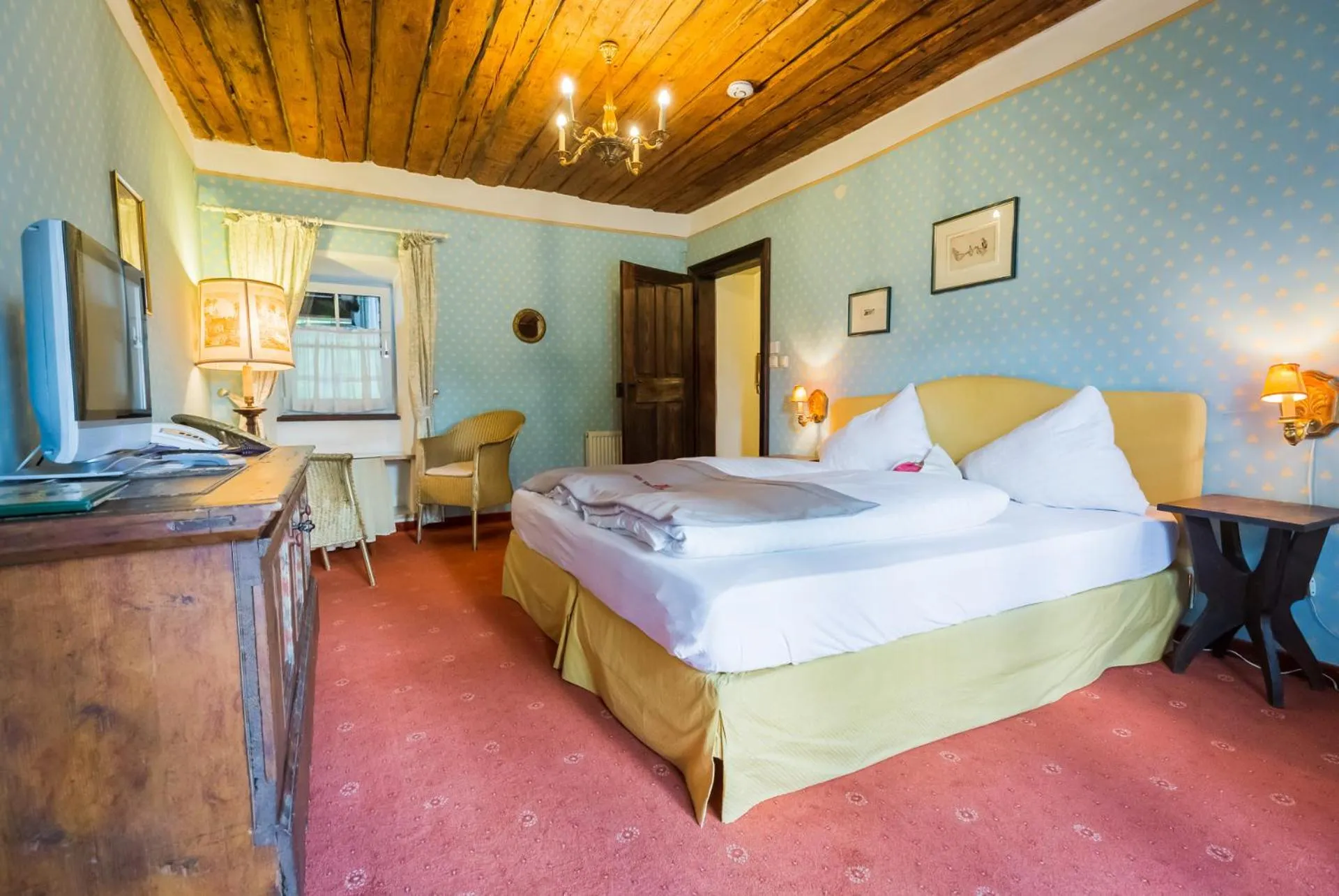 Bed in Hotel Schloss Leonstain