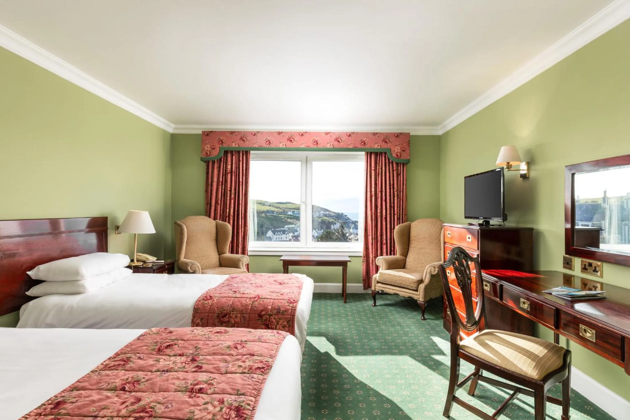 Bedroom, Bed in Fernhill Hotel