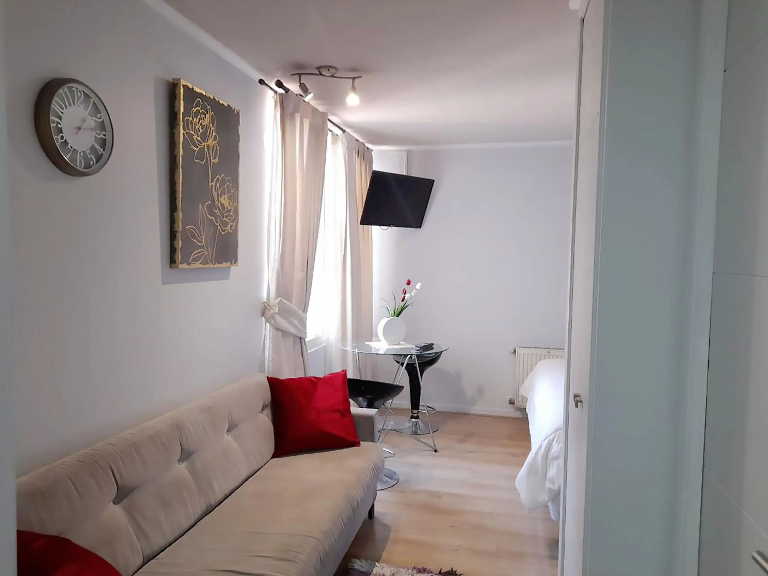 TV and multimedia in VIP Apartments Chile