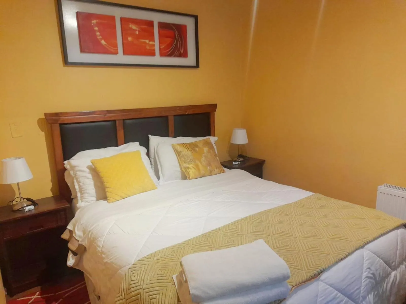 Decorative detail, Bed in VIP Apartments Chile