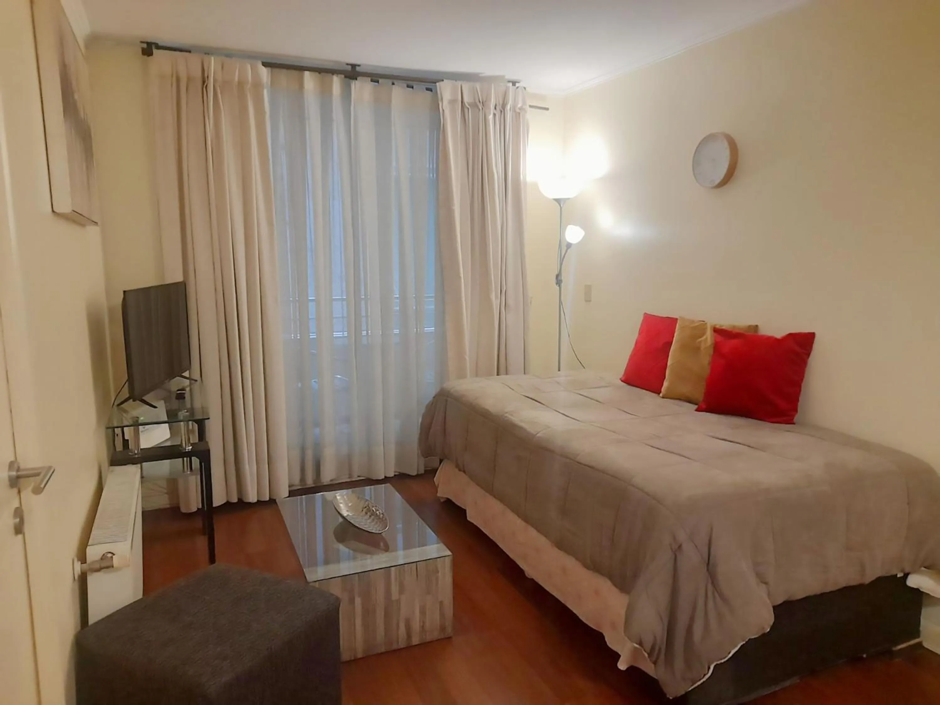 Decorative detail, Bed in VIP Apartments Chile