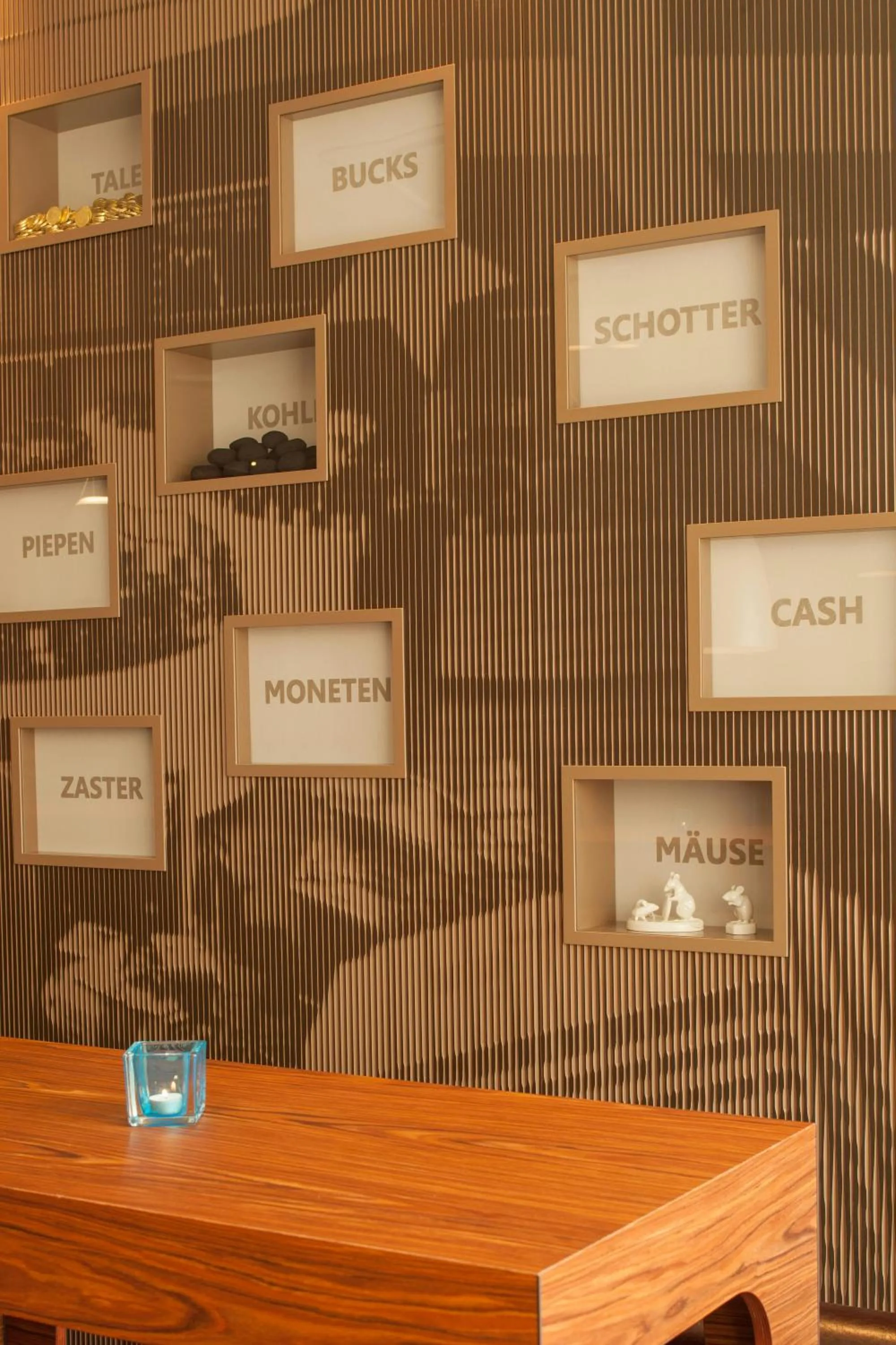 Lounge or bar in Motel One Frankfurt Messe