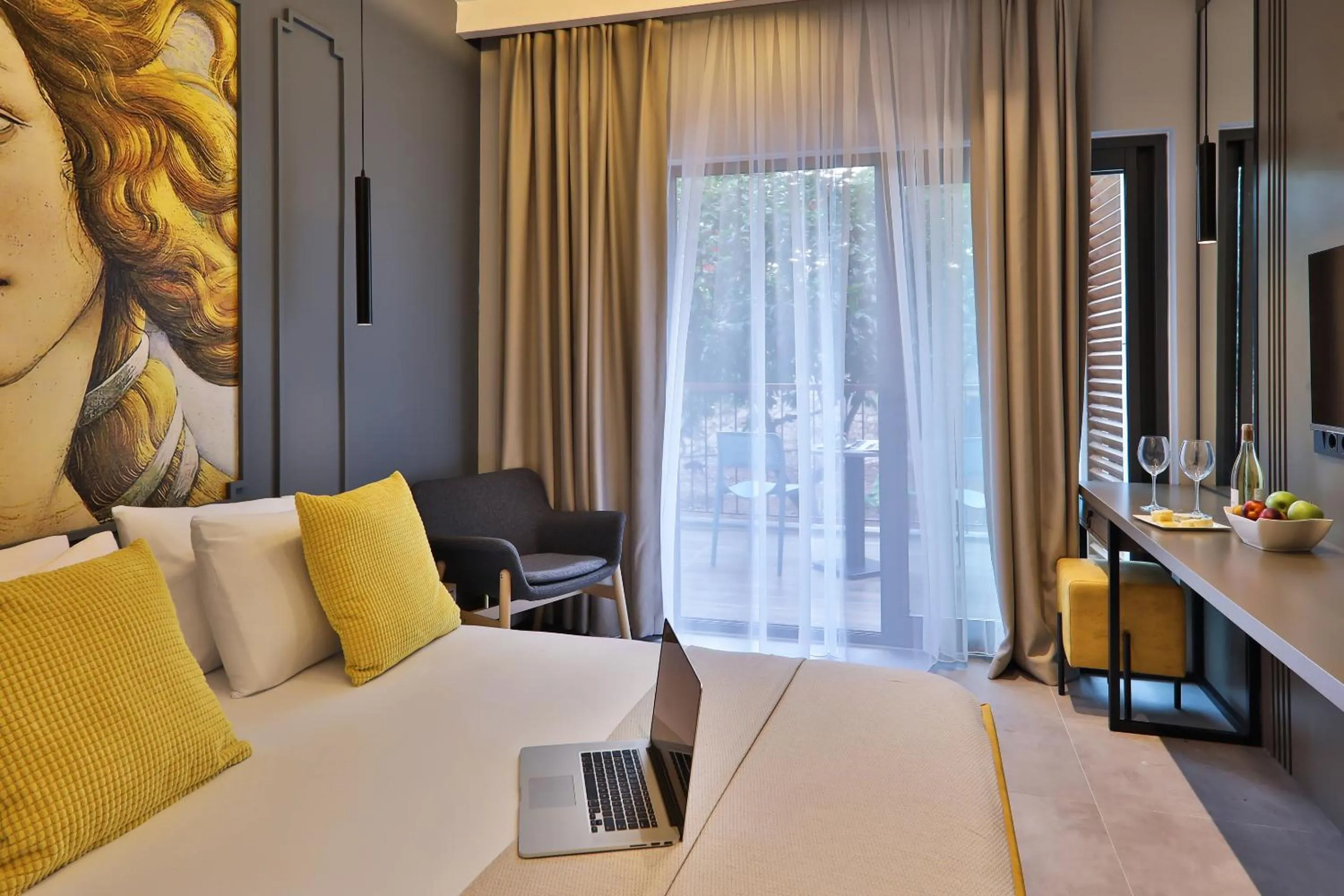 Photo of the whole room in Neva Kaş