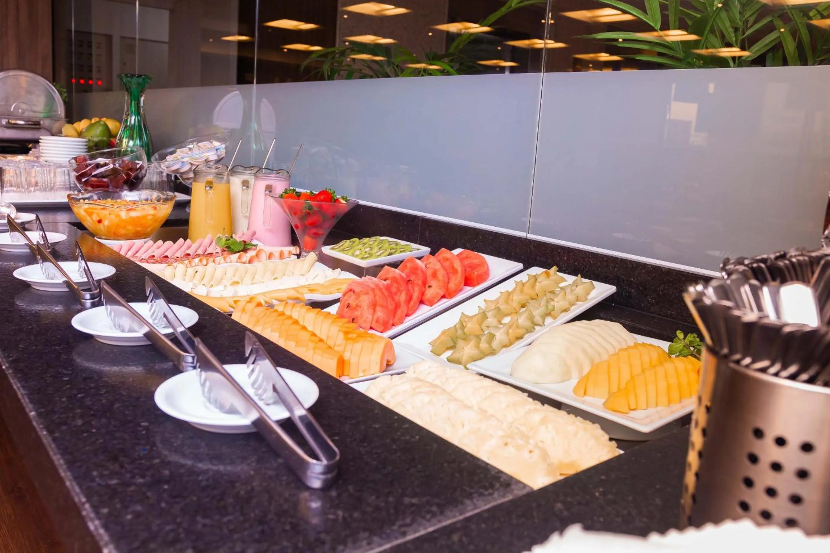 Food and drinks in Kennedy Executive Hotel