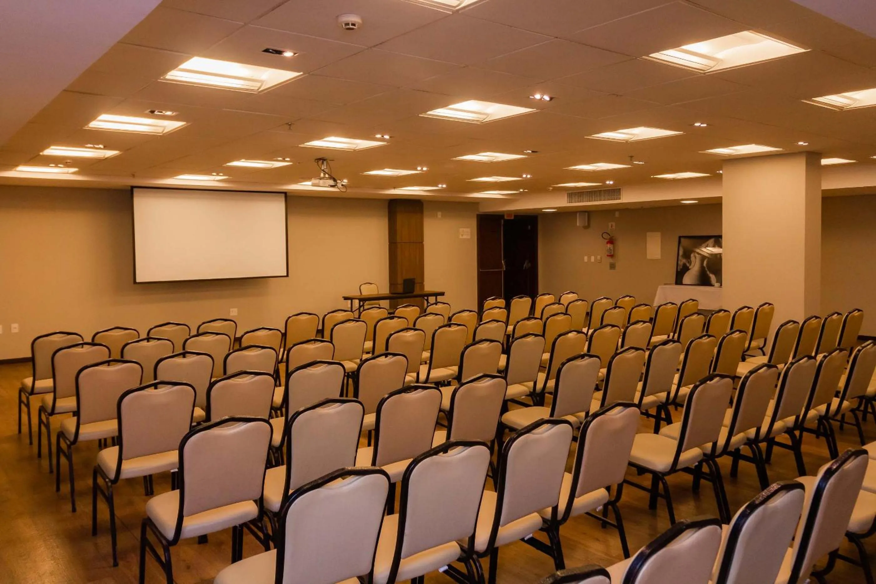 Meeting/conference room in Kennedy Executive Hotel