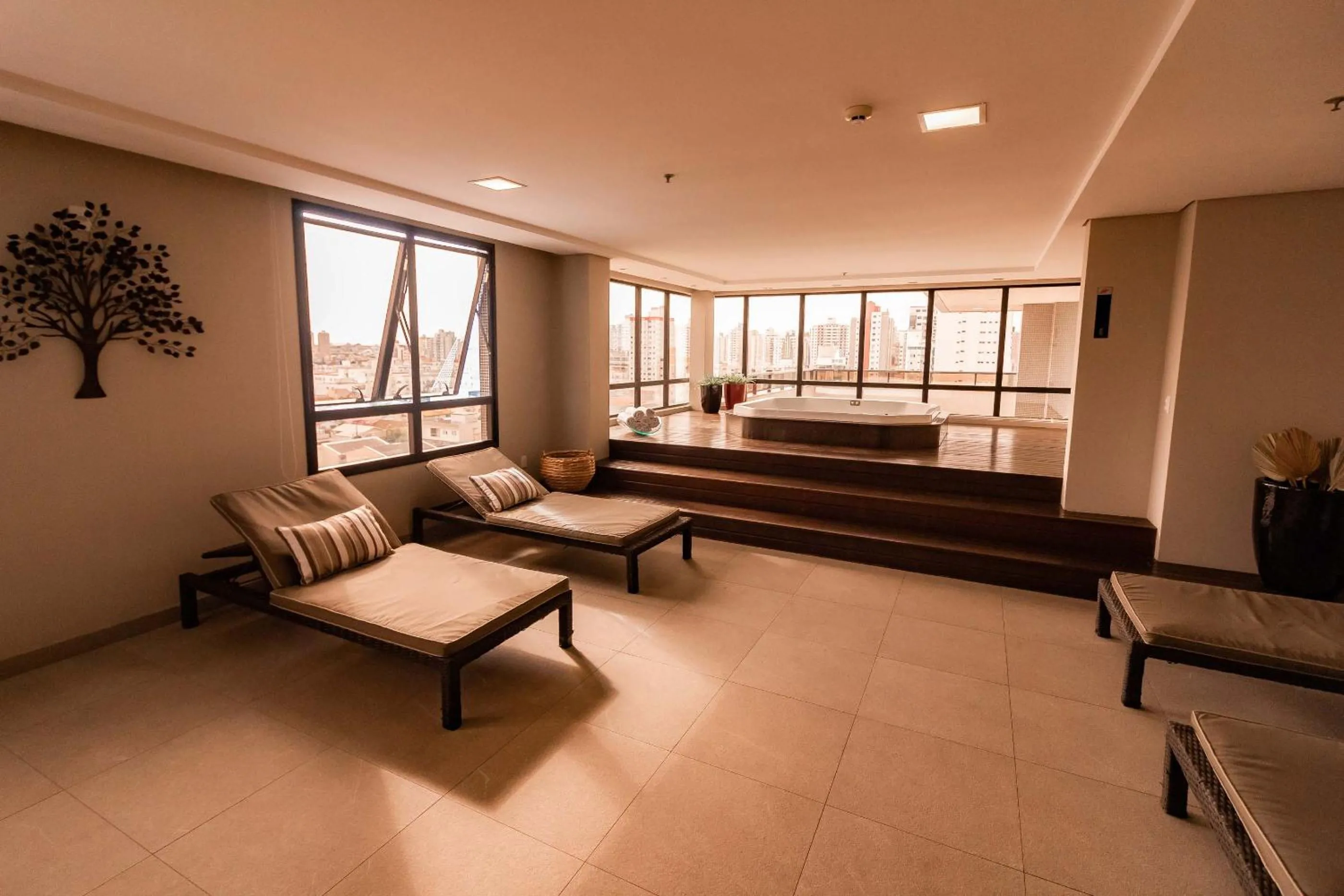 Hot Tub in Kennedy Executive Hotel