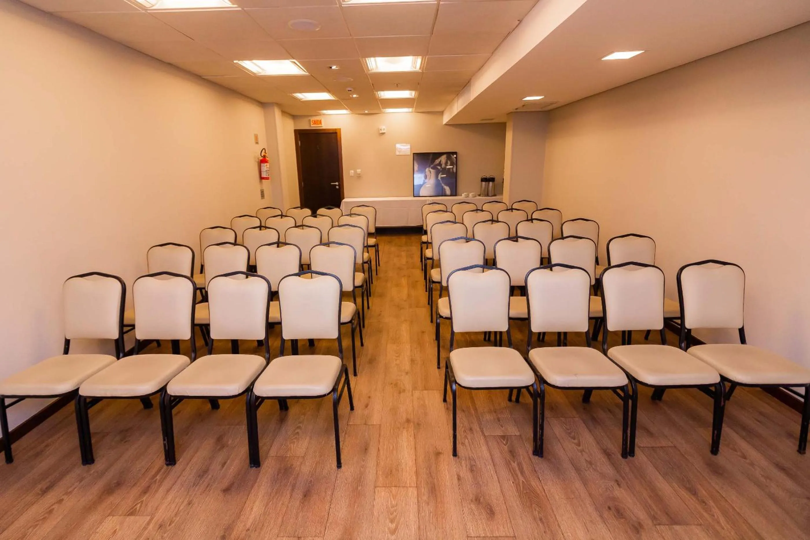 Meeting/conference room in Kennedy Executive Hotel