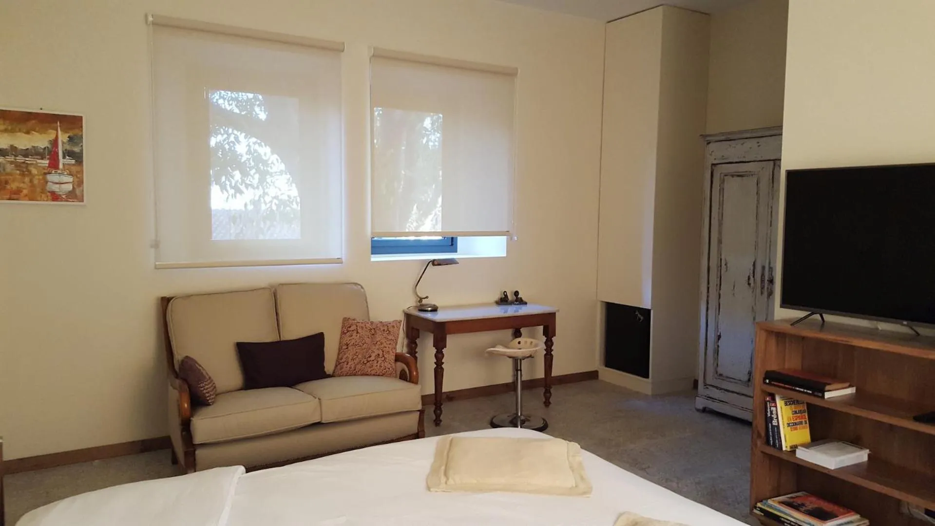 Seating area in La Casa dels Lledoners