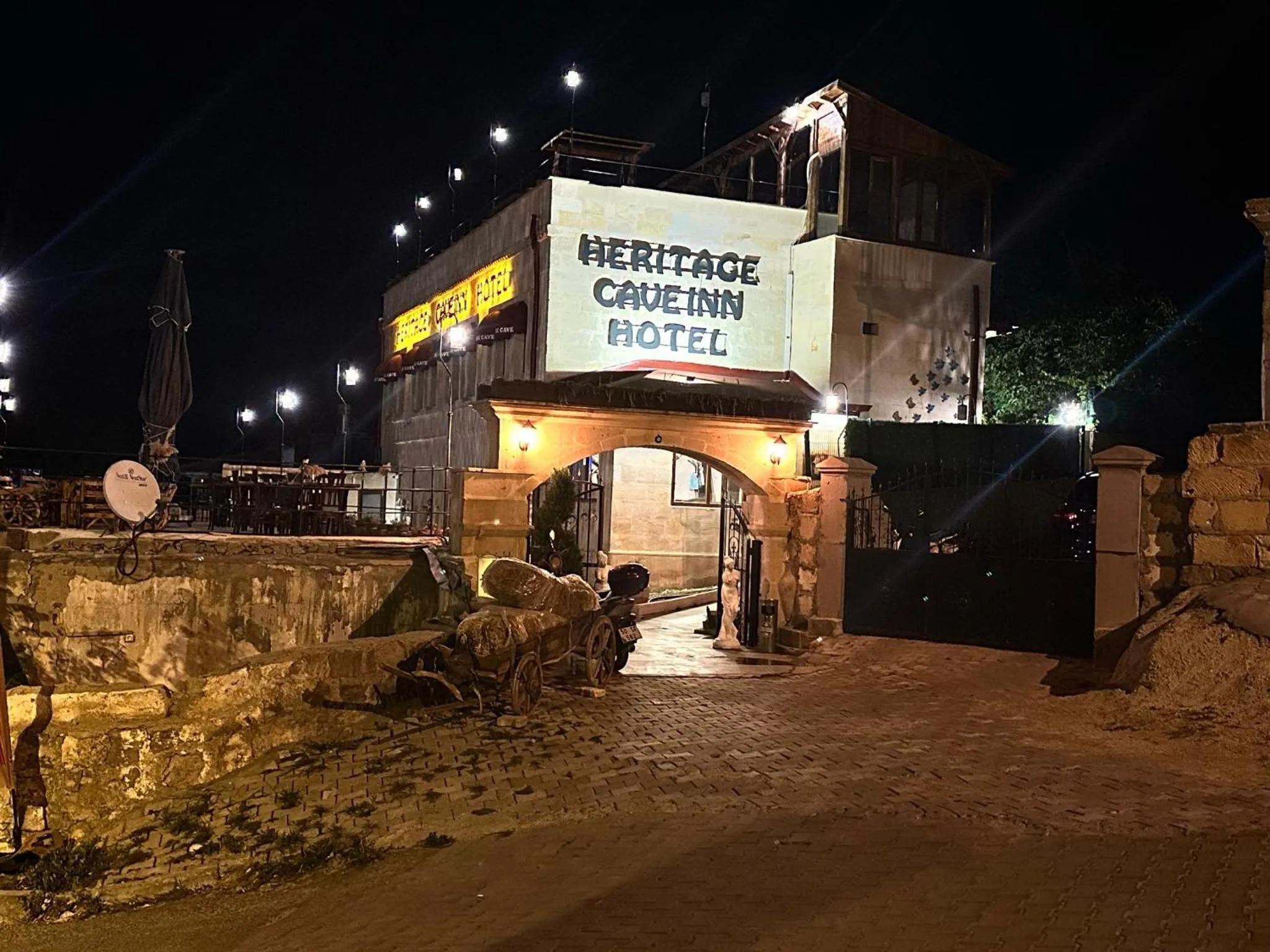 Property building in Heritage Cave Inn Hotel