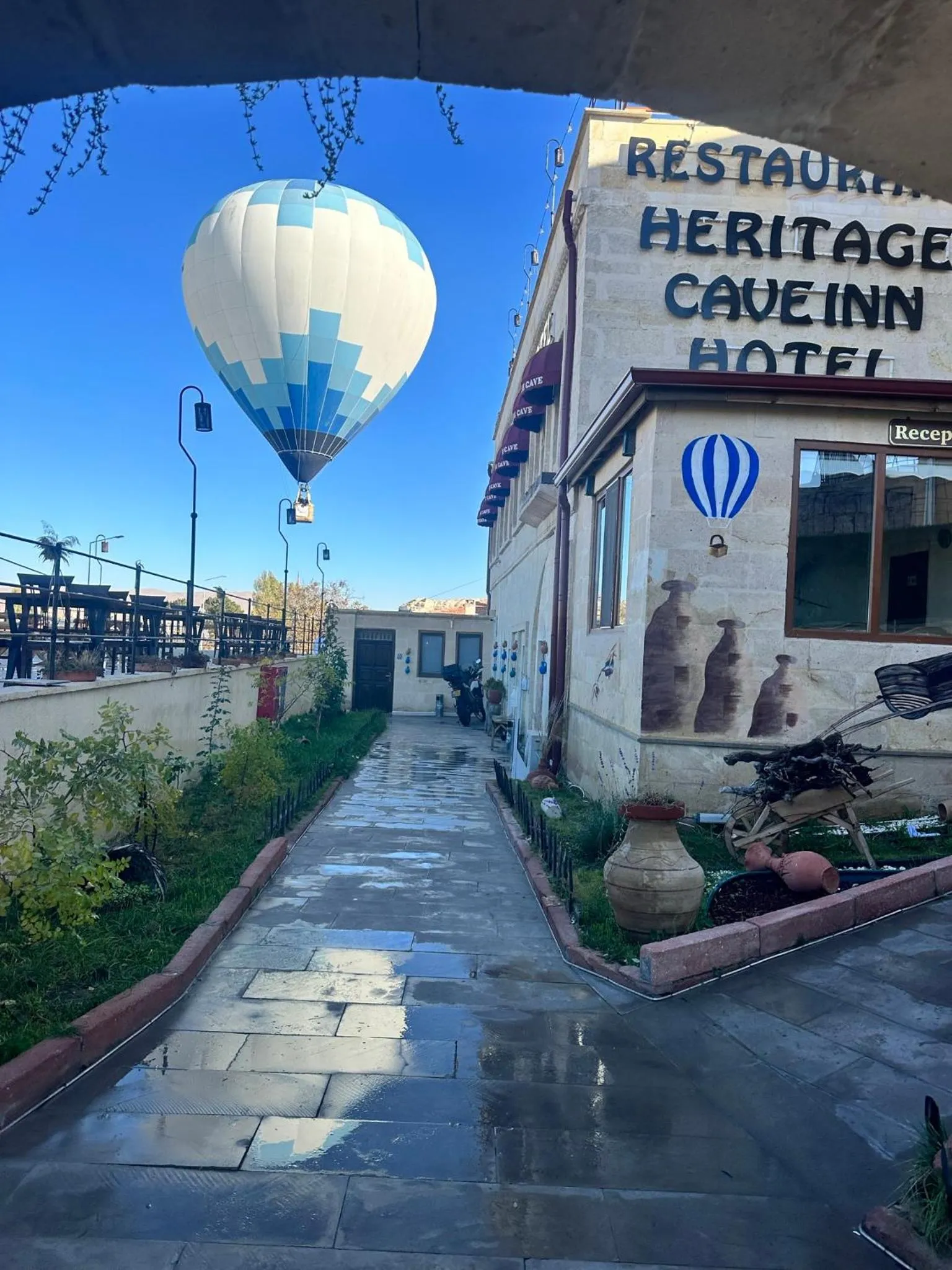 Property building in Heritage Cave Inn Hotel