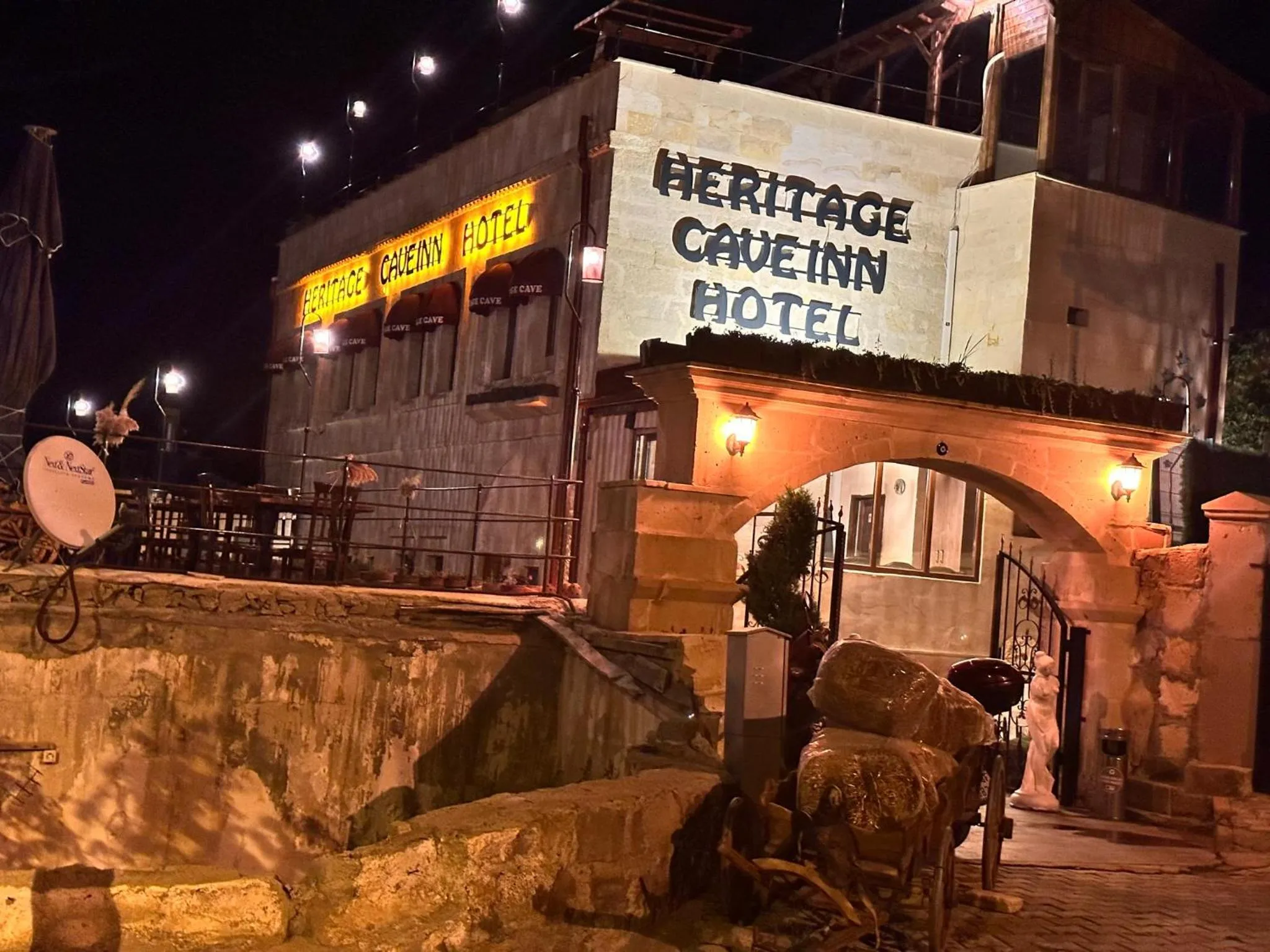 Property building in Heritage Cave Inn Hotel