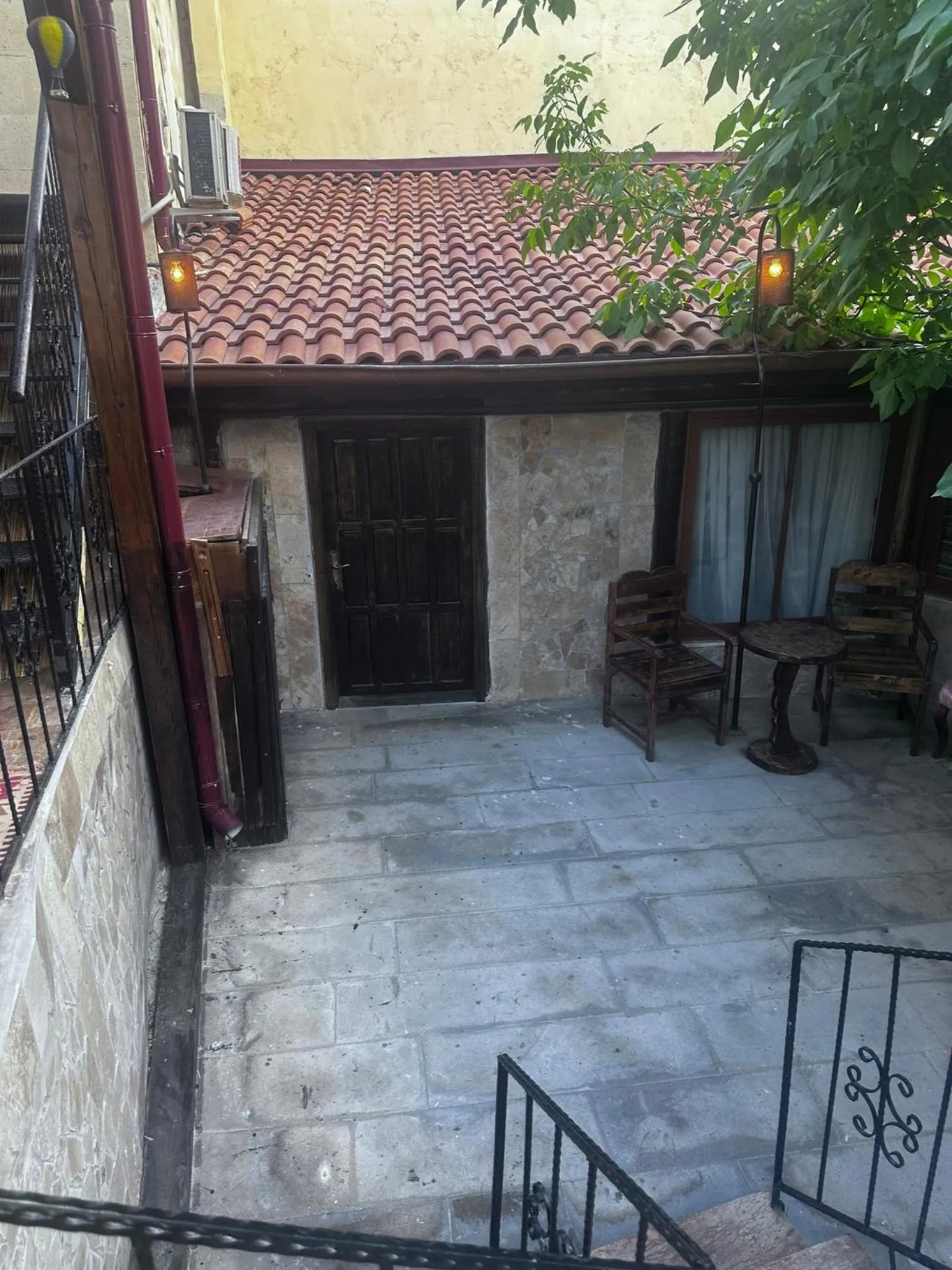 Patio in Heritage Cave Inn Hotel