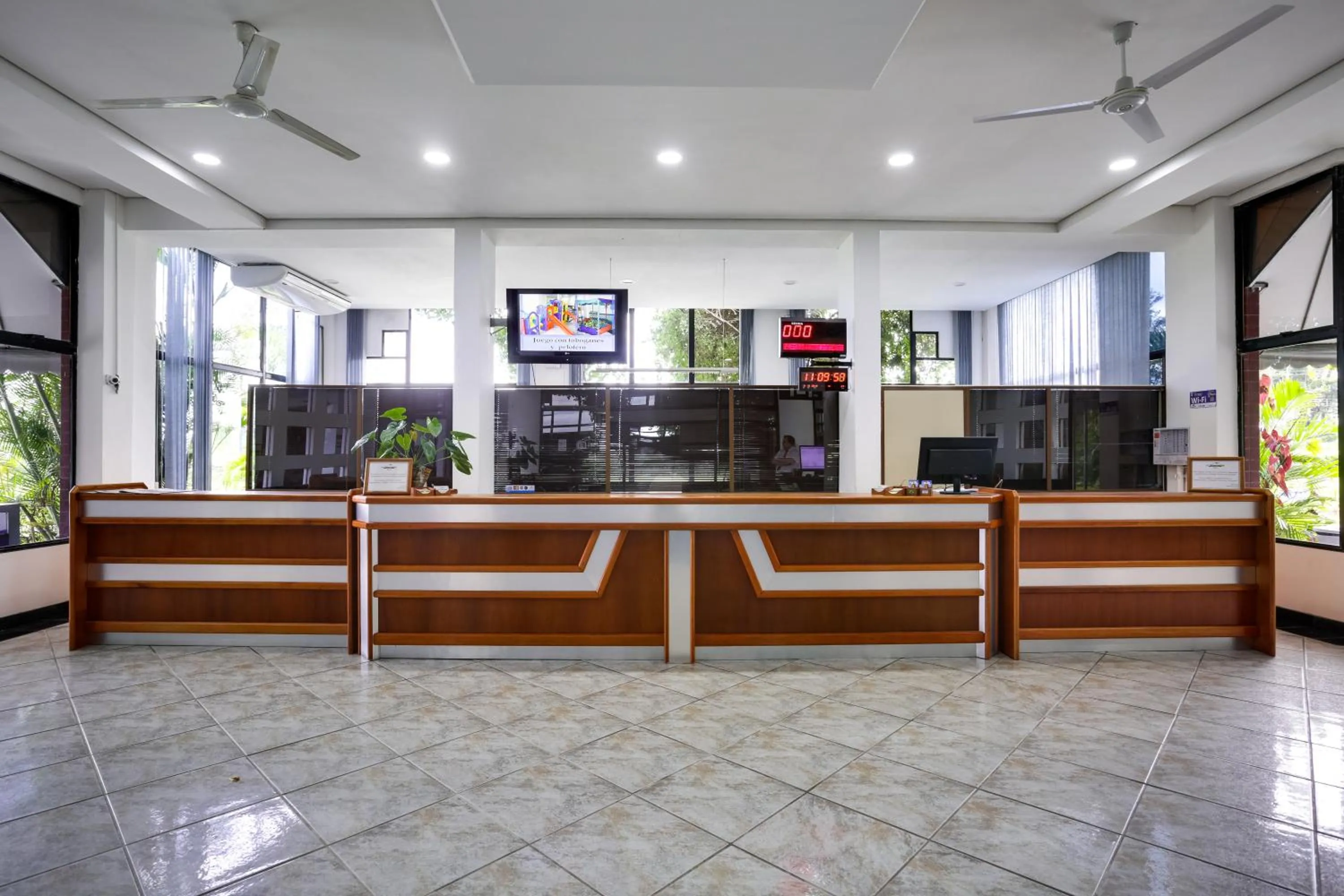 Lobby or reception in Hotel San Isidro