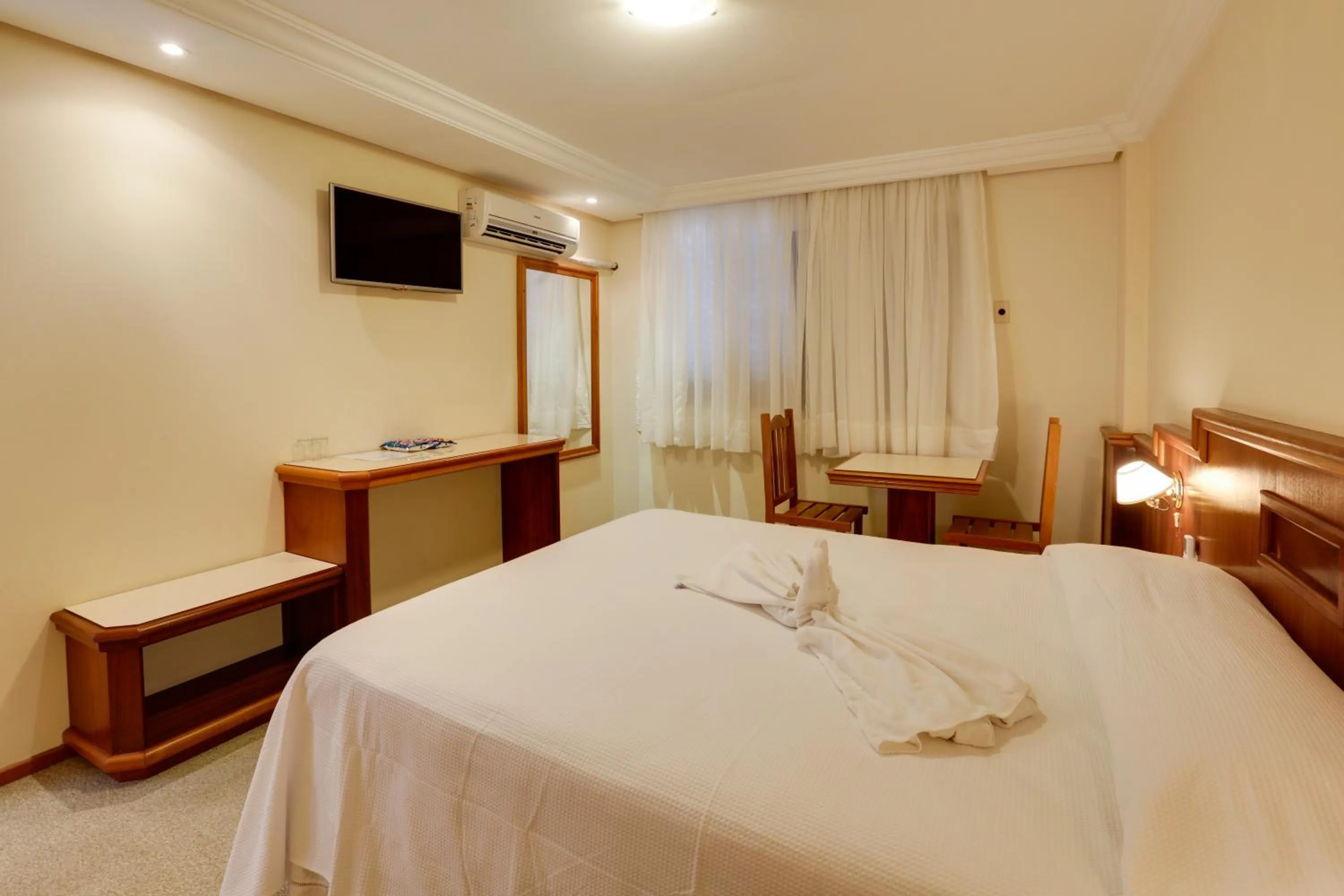 Photo of the whole room, Bed in Hotel San Isidro