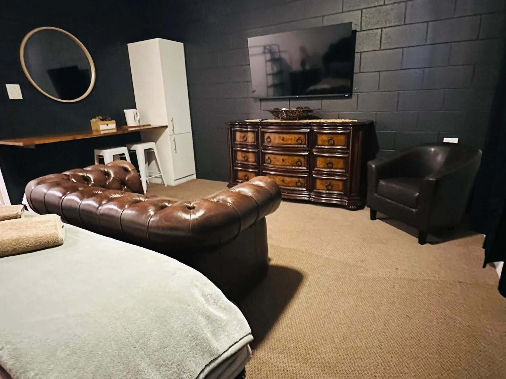 Bed in Flinders Ranges Motel - The Mill