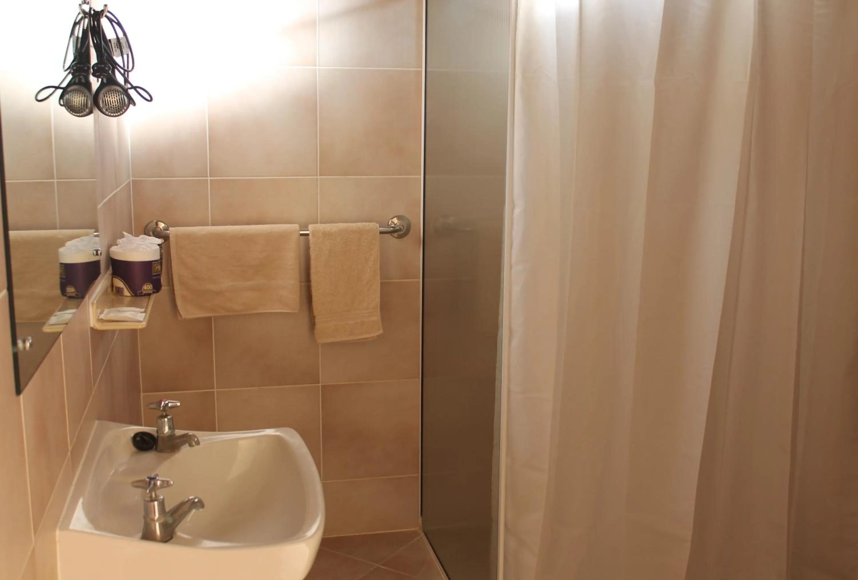 Standard Double Room - 4 in Flinders Ranges Motel - The Mill