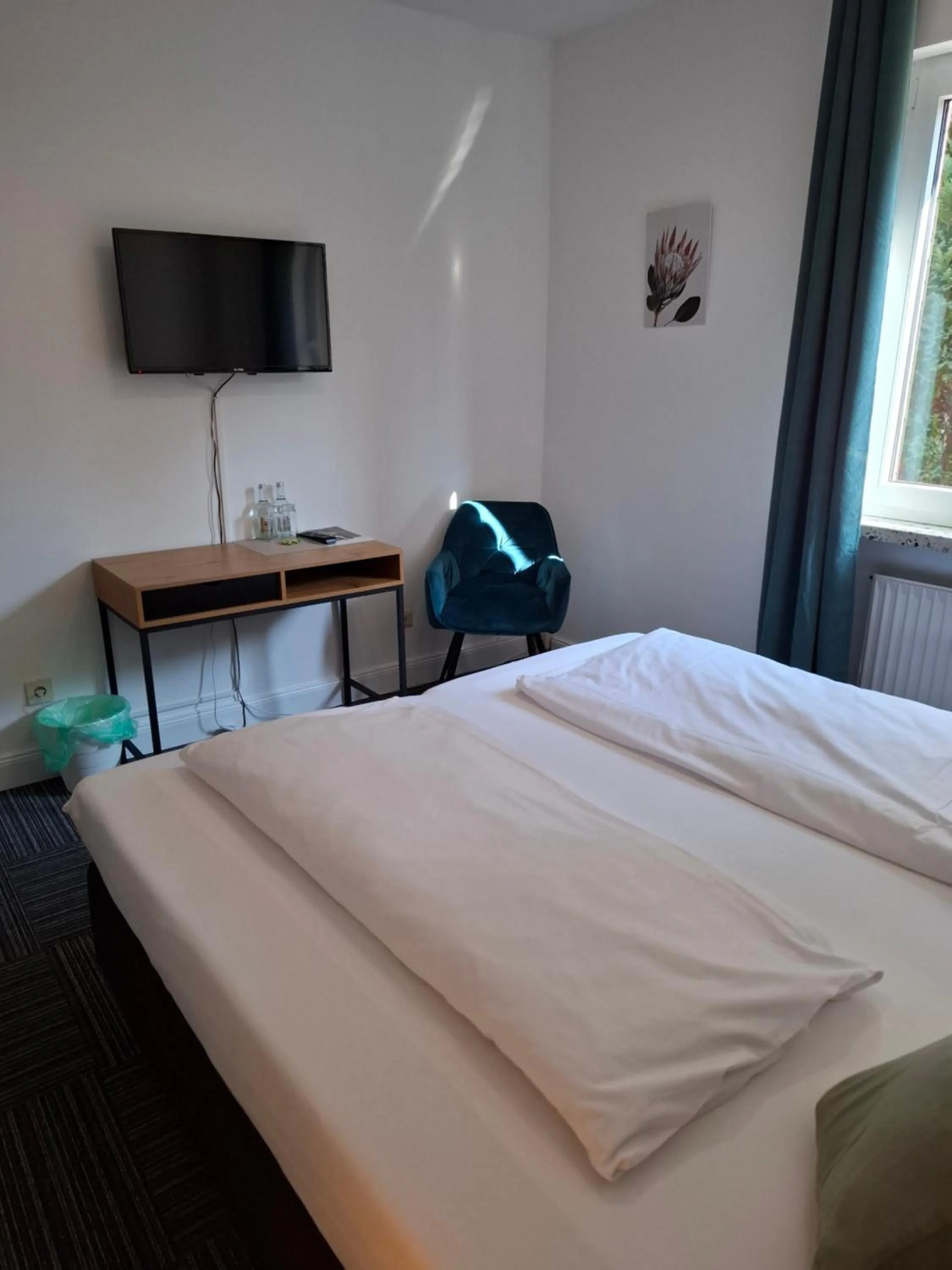 Photo of the whole room, Bed in Hotel Am Schwarzen Berg