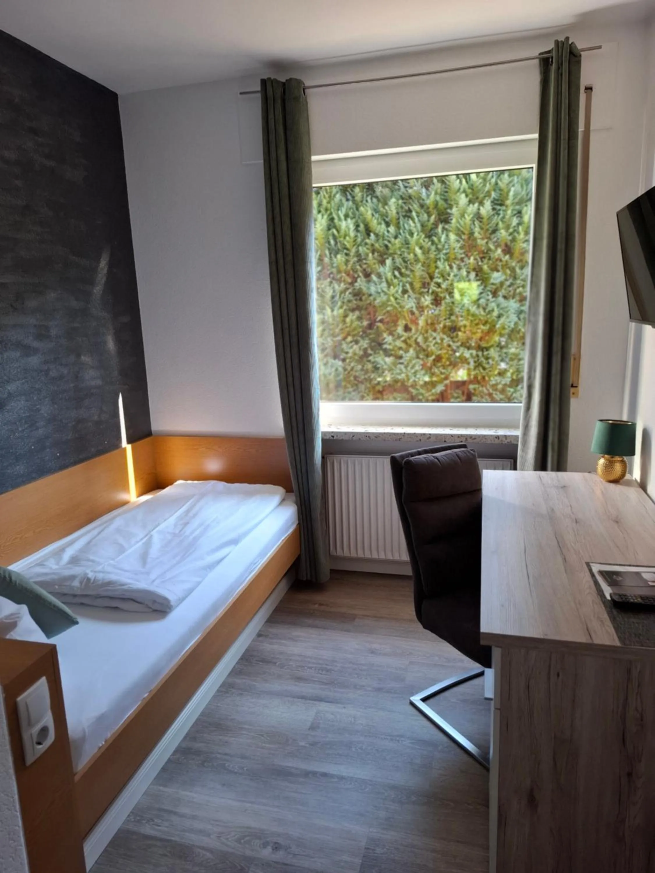 Property building, Bed in Hotel Am Schwarzen Berg