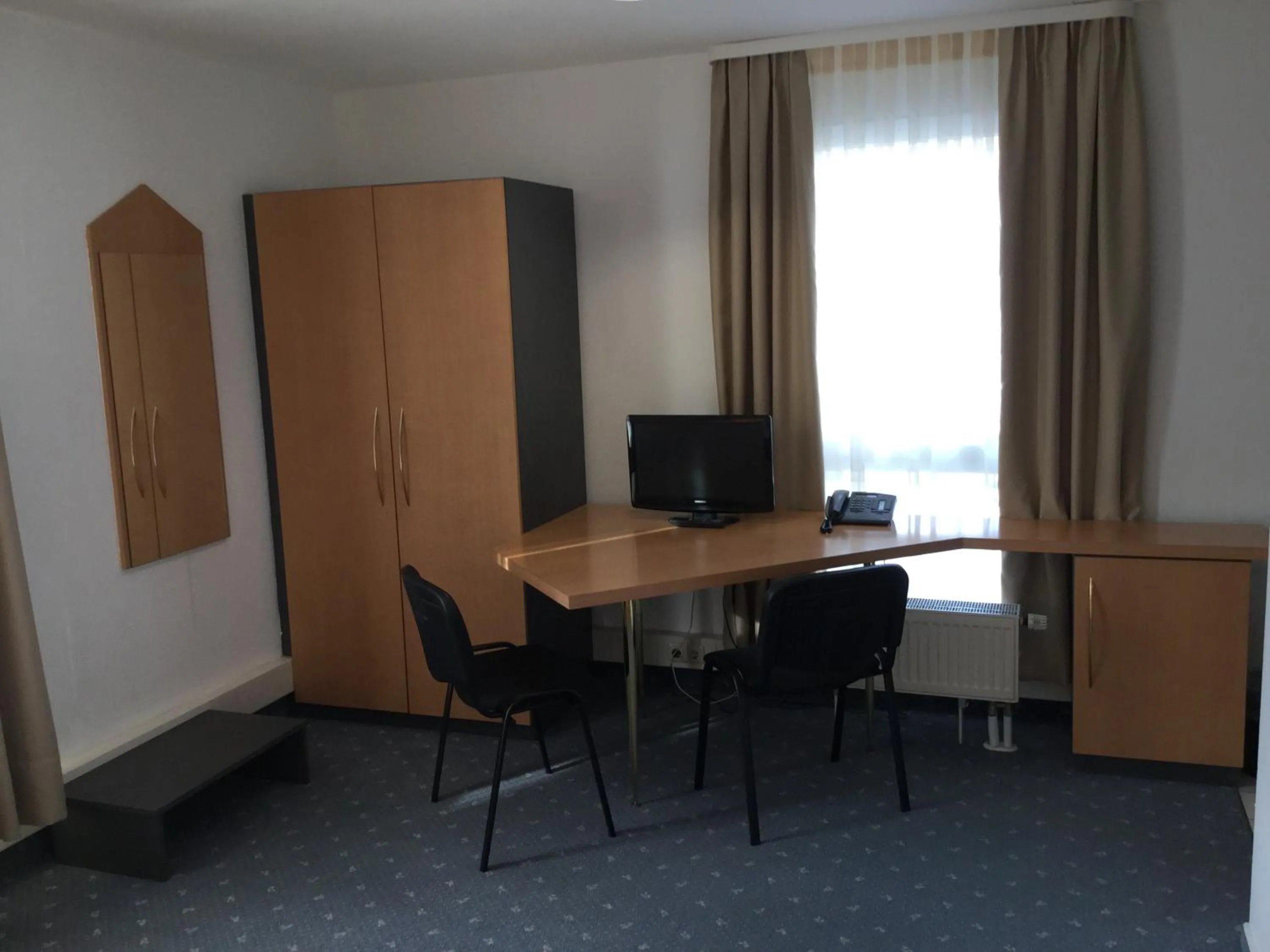 Photo of the whole room in Sunibel Inn