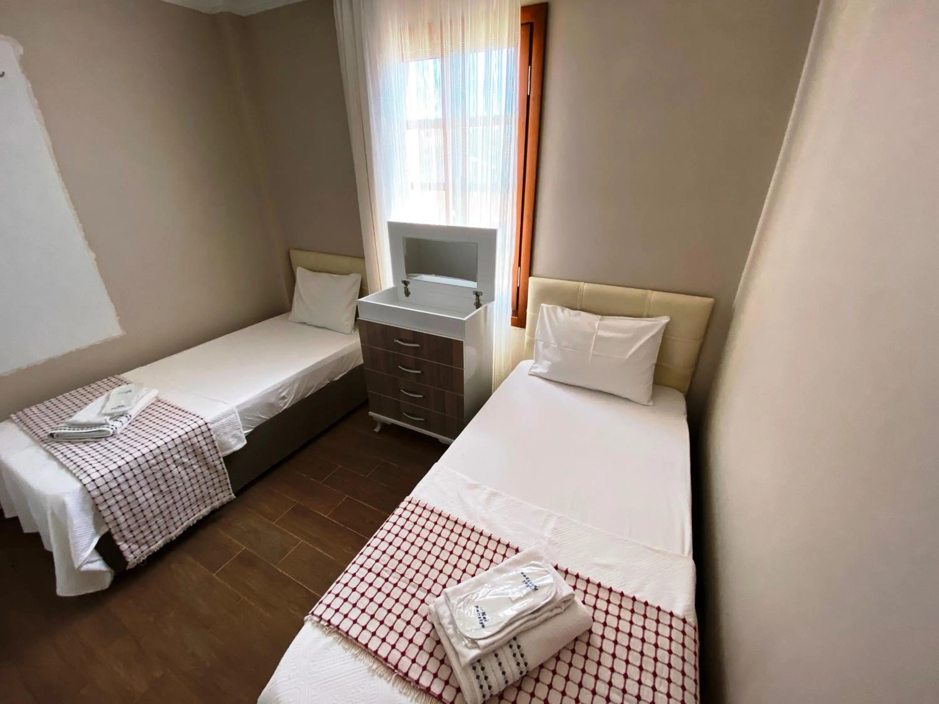 Bedroom, Bed in Mai Otel Cunda