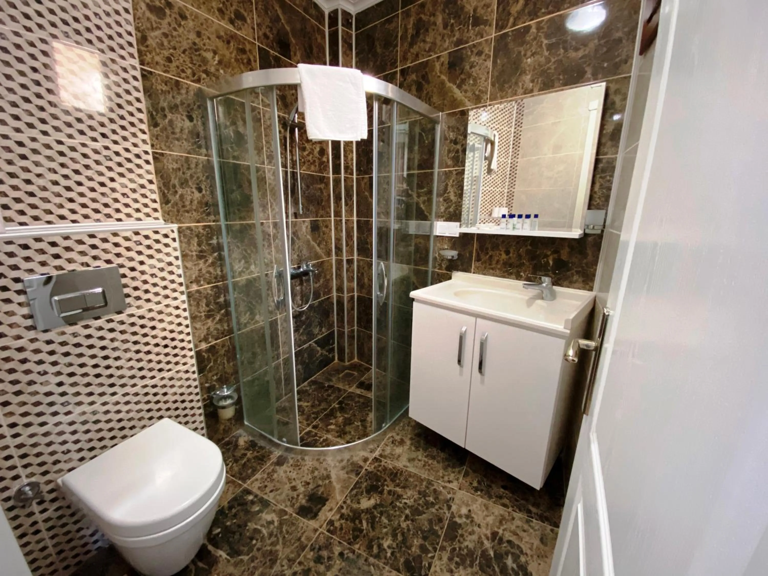 Bathroom in Mai Otel Cunda