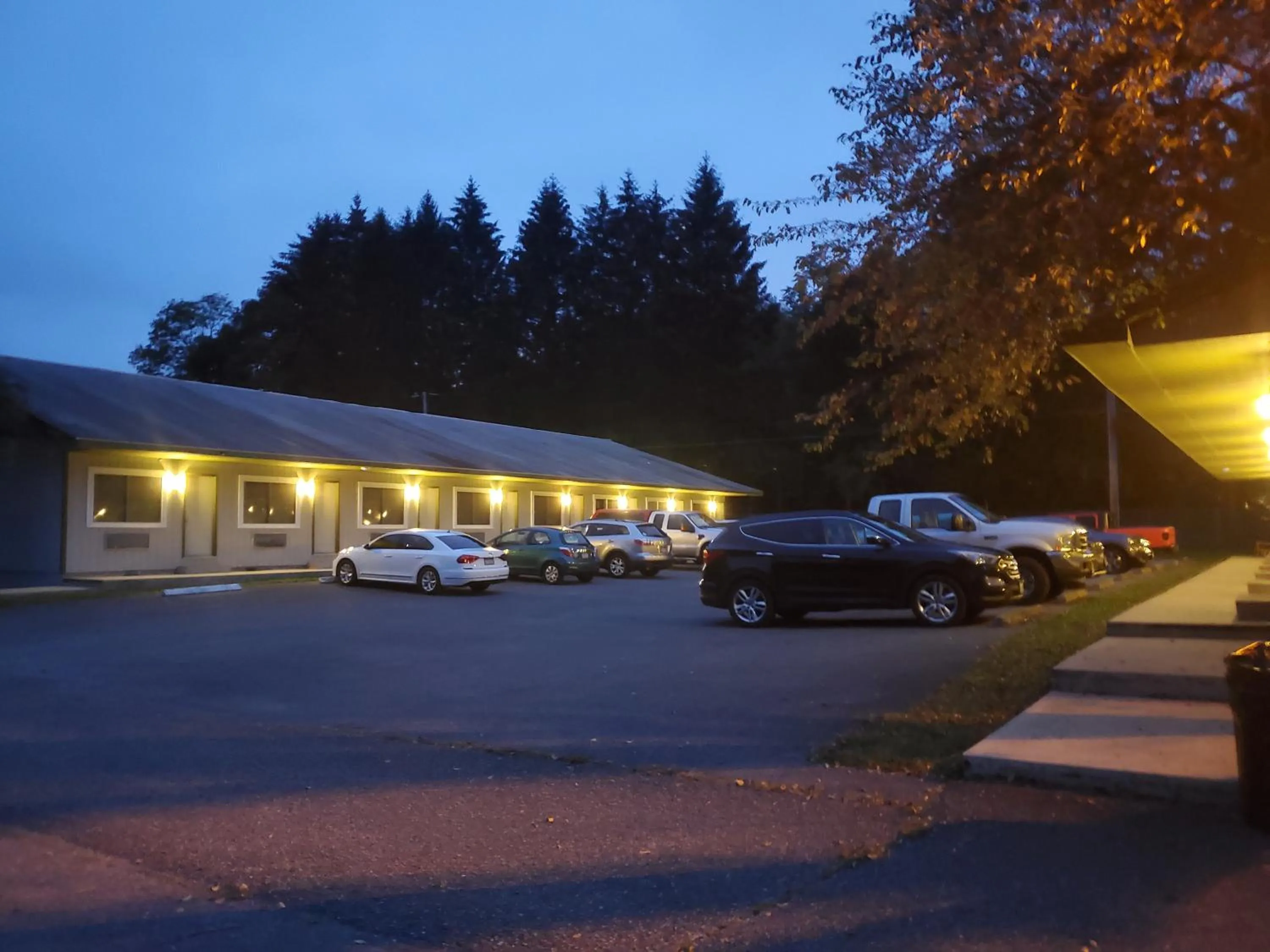 Property building in Glenwood Inn - Stroudsburg