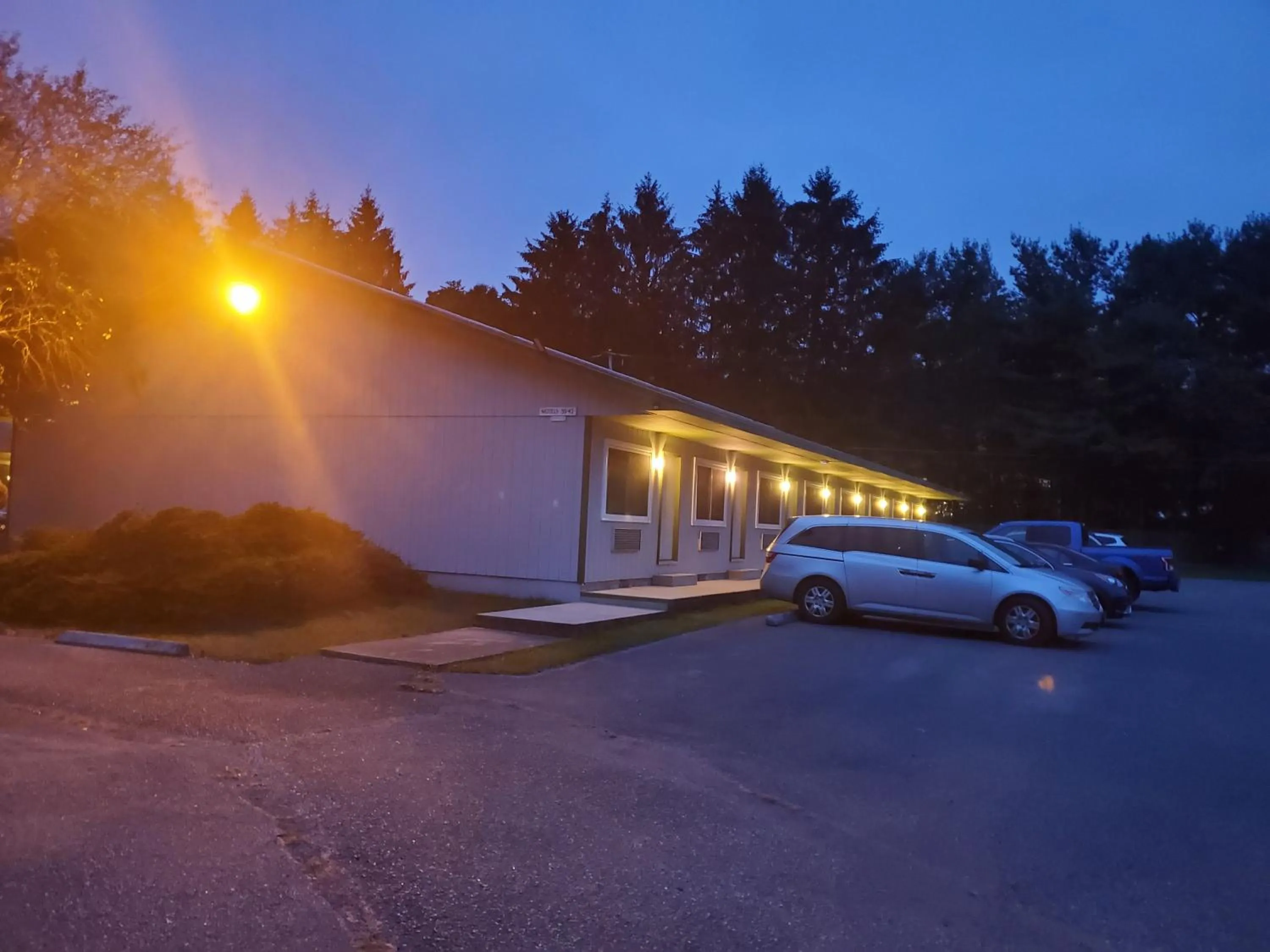 Property building in Glenwood Inn - Stroudsburg