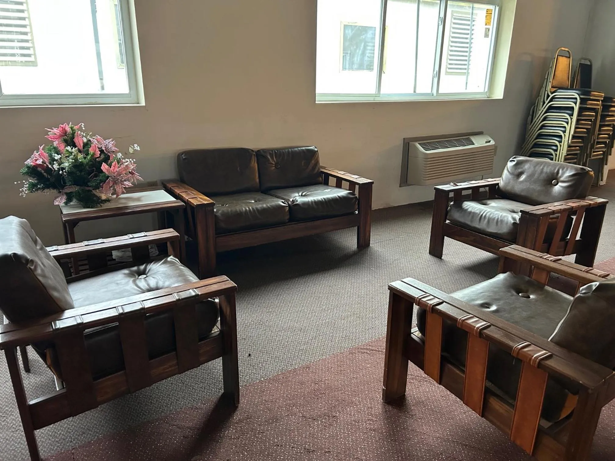 Property building in Glenwood Inn - Stroudsburg