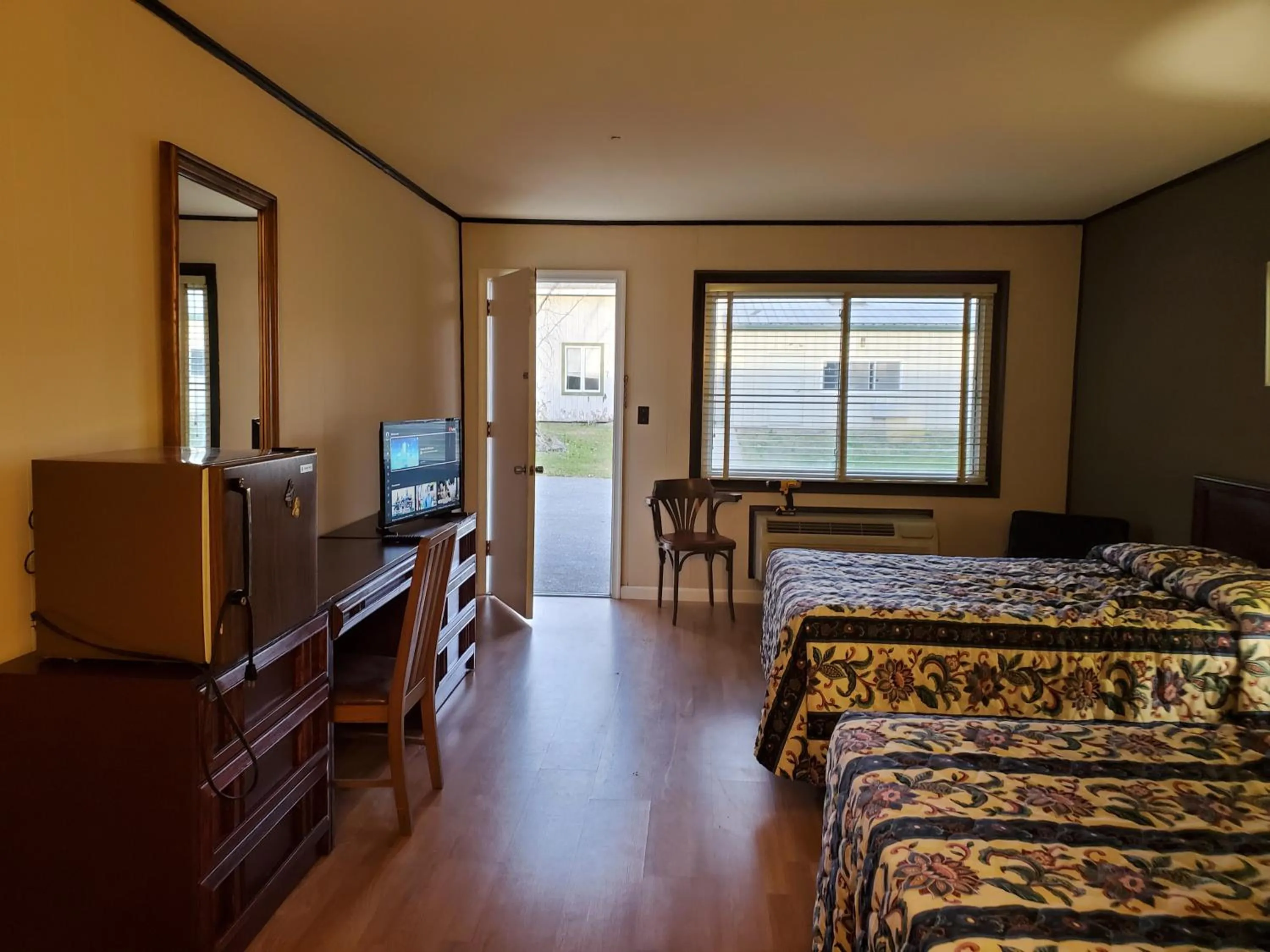 Bed in Glenwood Inn - Stroudsburg