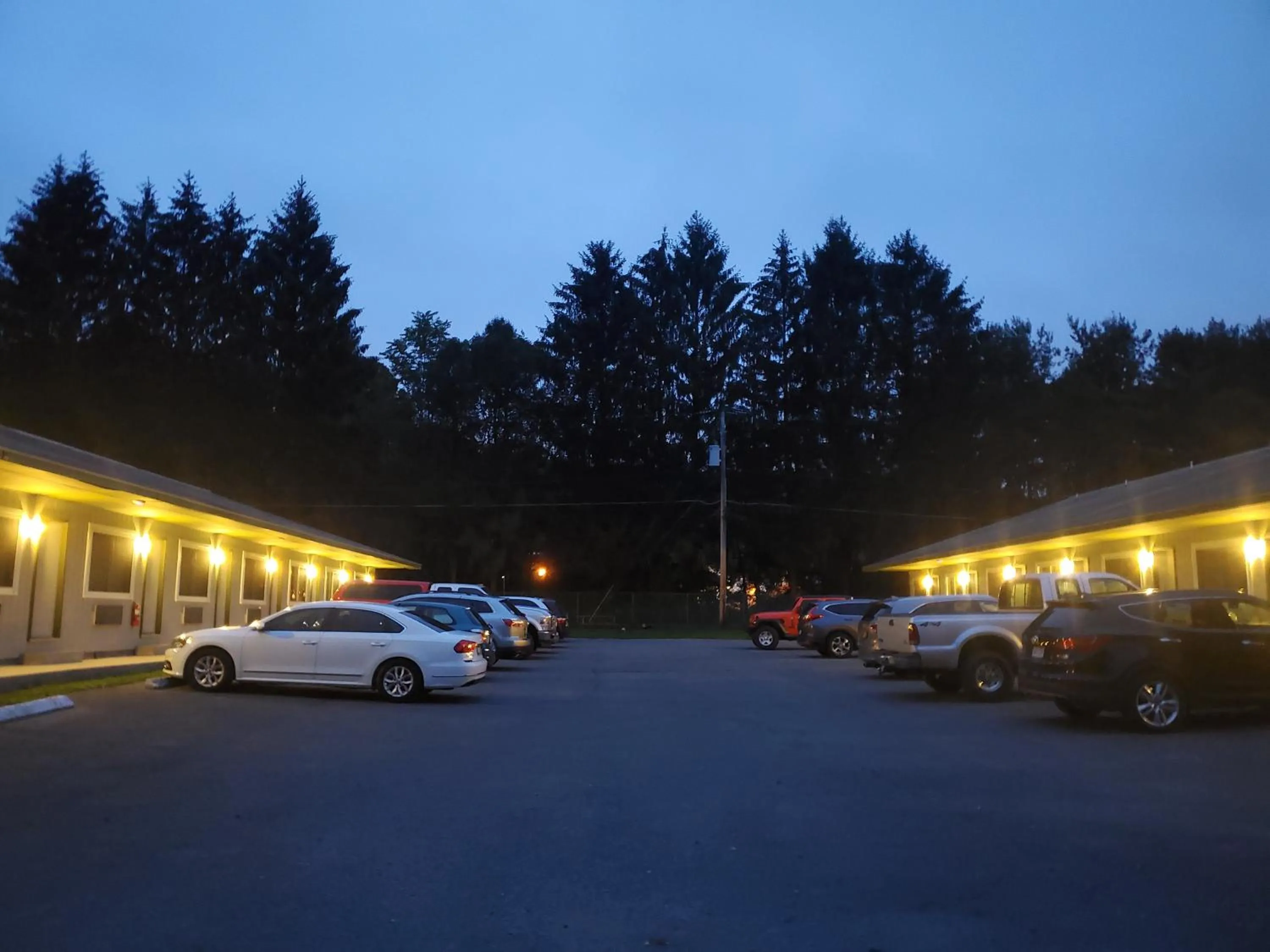 Property building in Glenwood Inn - Stroudsburg