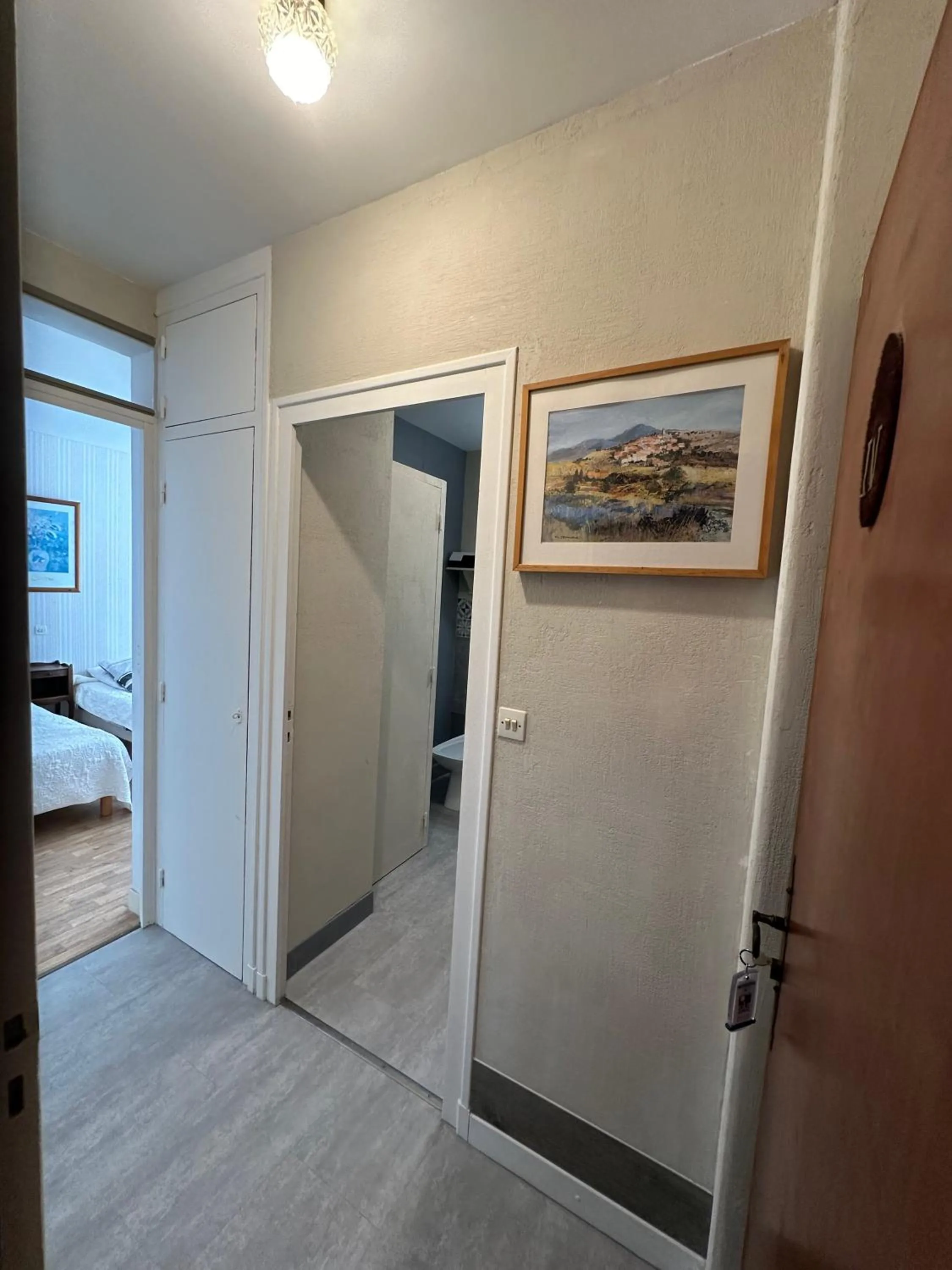 Facade/entrance, Bed in Résidence Les Milandes