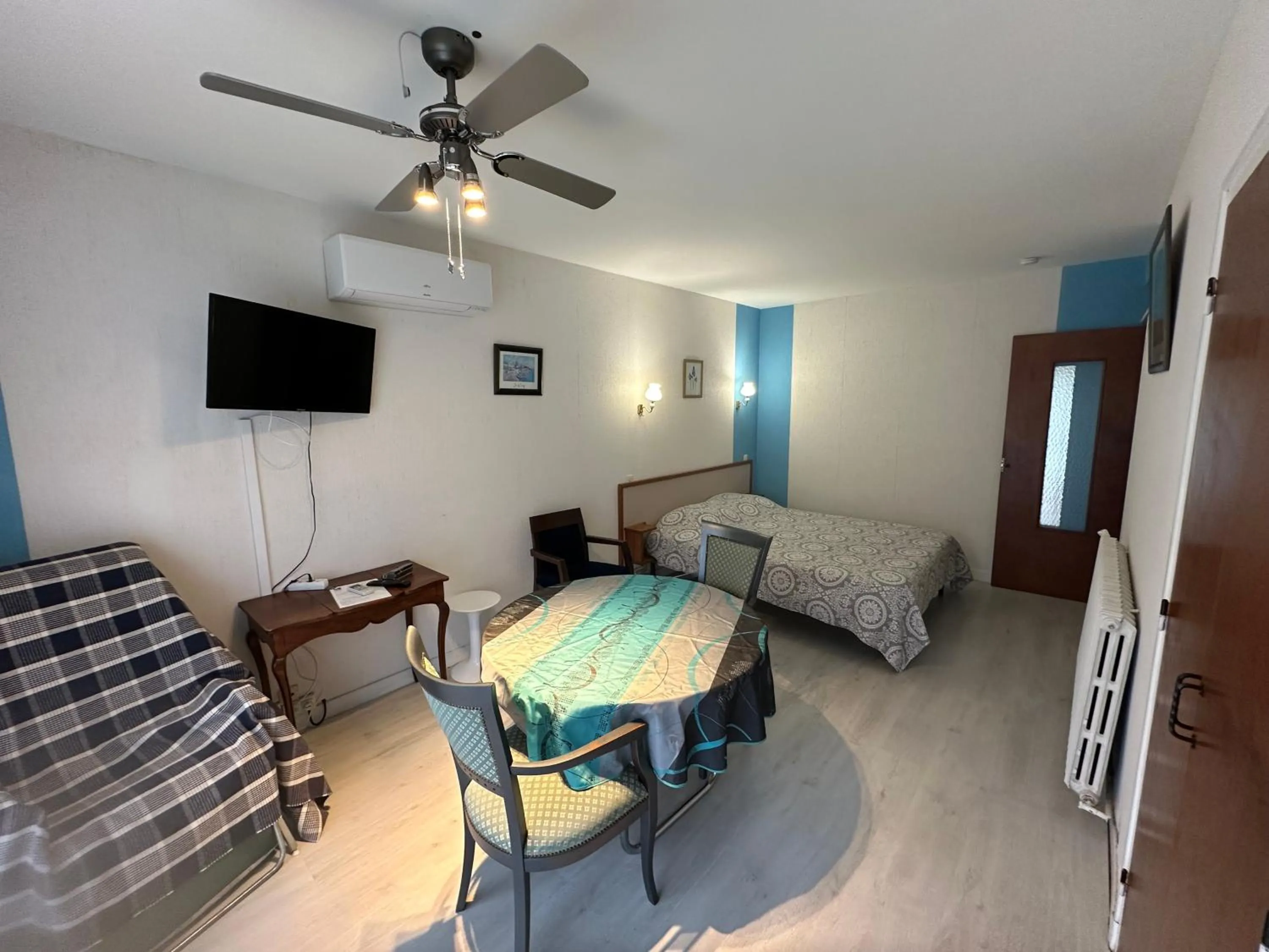 Bedroom, Bed in Résidence Les Milandes