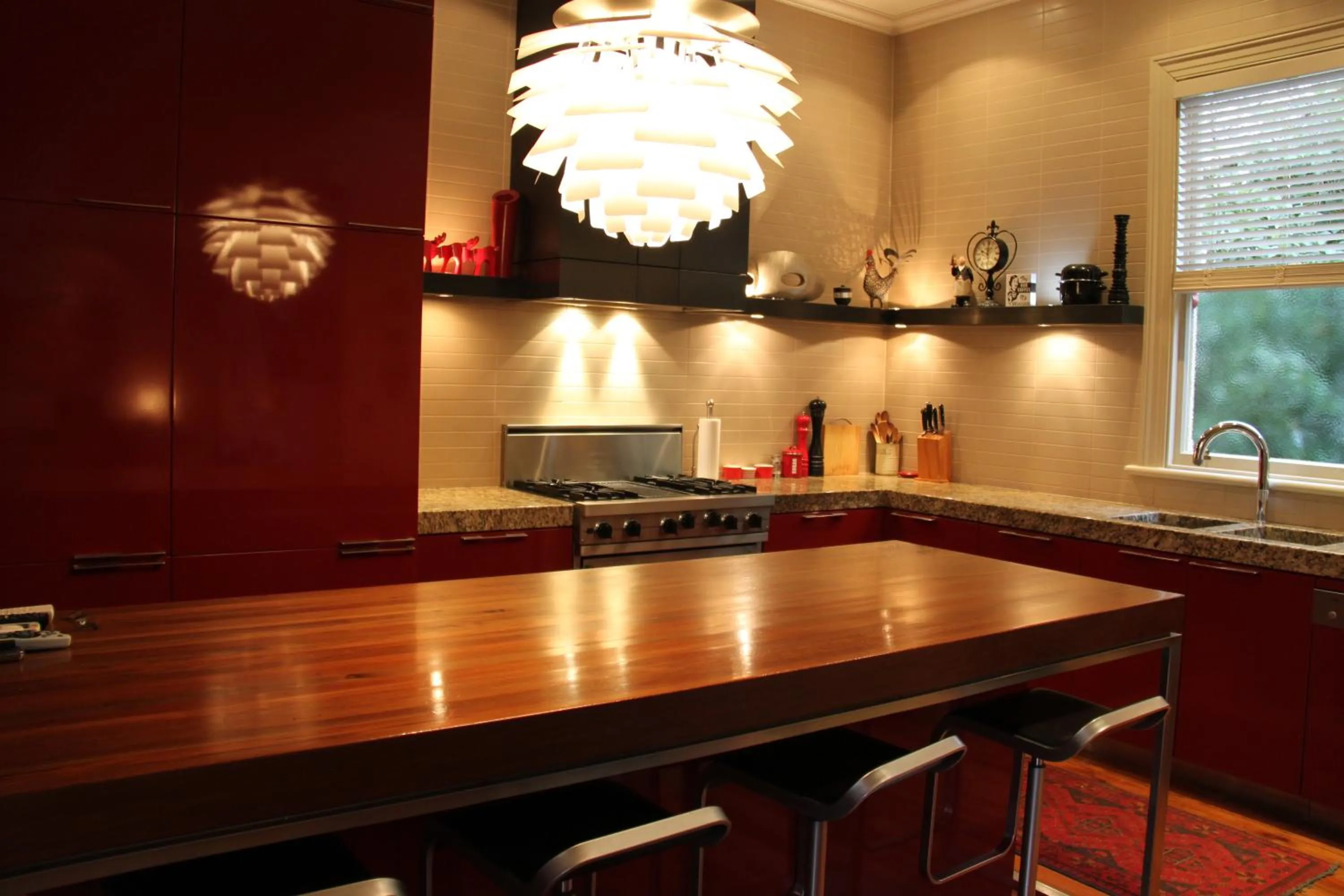 Kitchen or kitchenette in Villa Rouge B&B