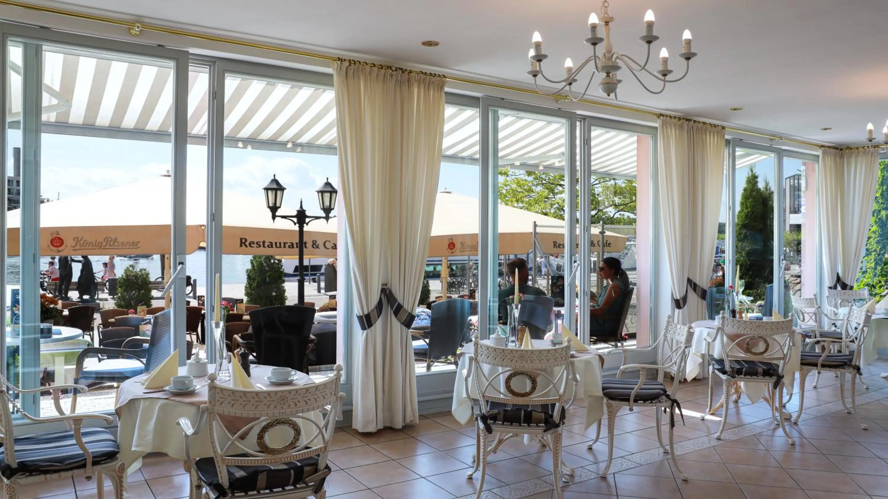 Breakfast in Hotel Am Yachthafen