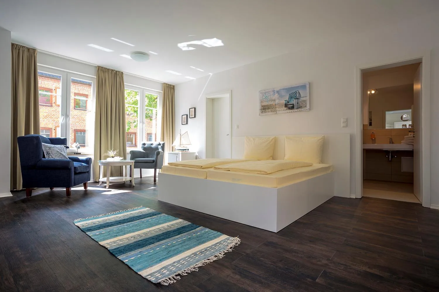 Photo of the whole room, Bed in Hotel Am Yachthafen