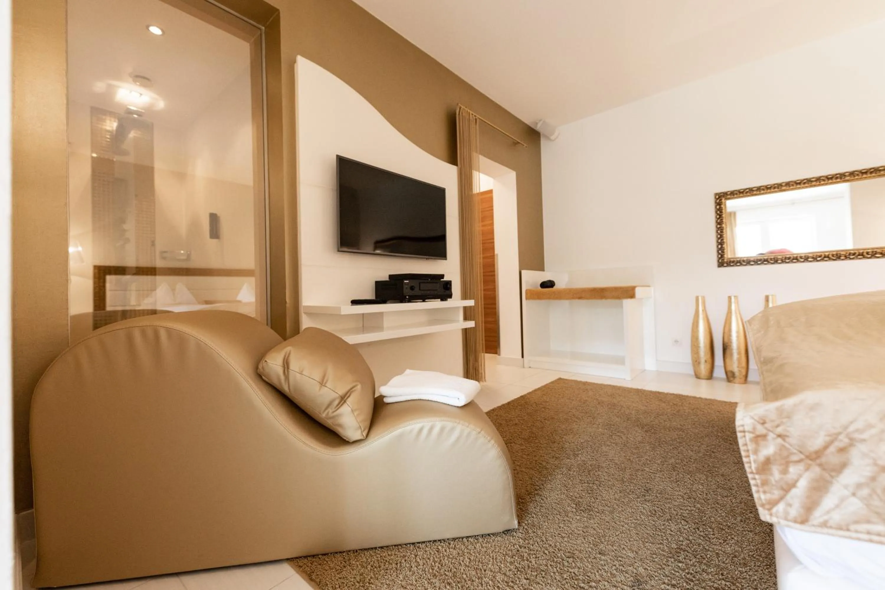 Bed in Maiers Kuschelhotel Loipersdorf - ADULTS ONLY