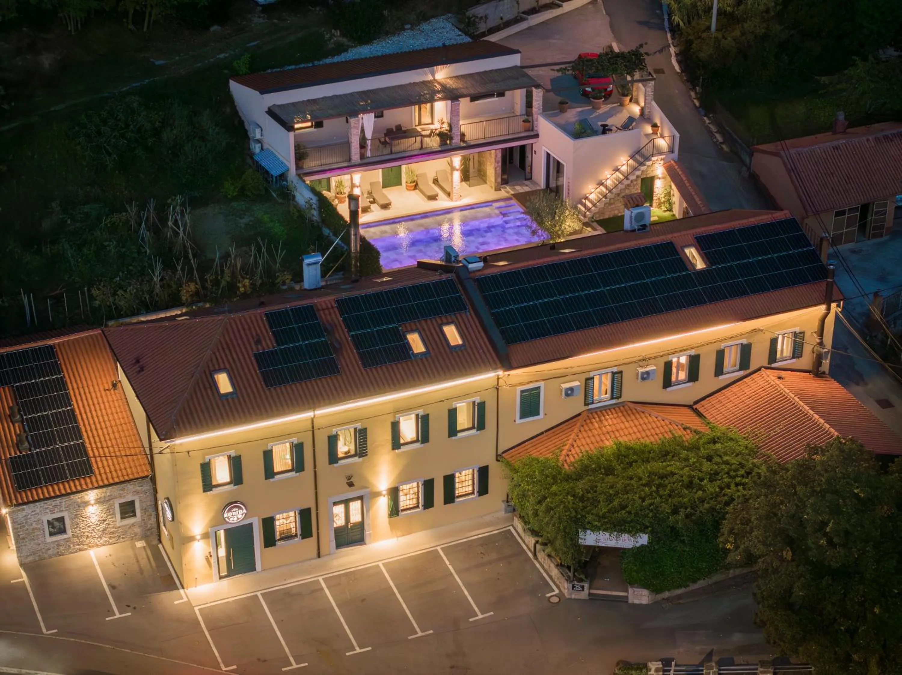 Property building in Vila ROBIDA & SPA