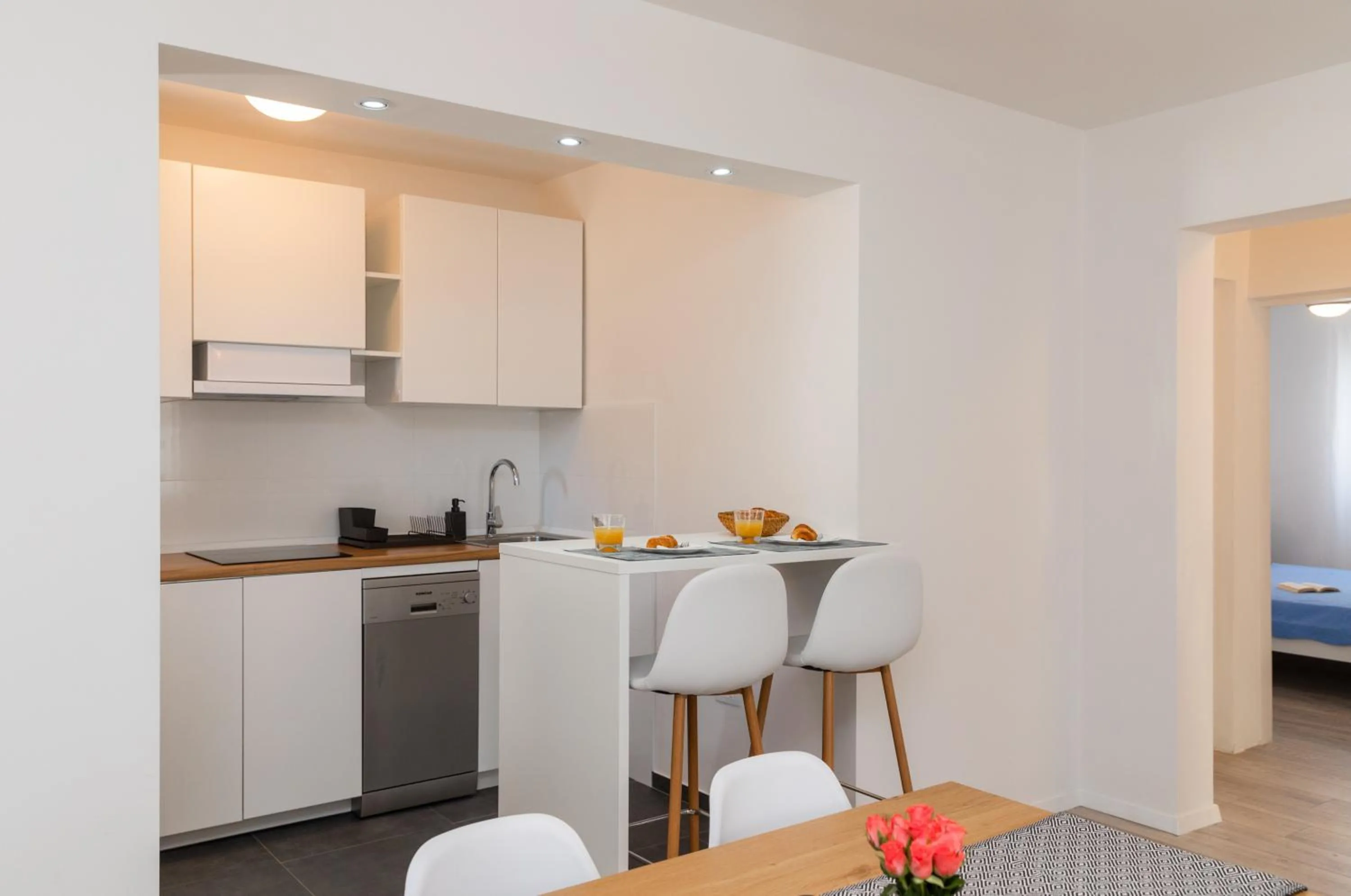 Kitchen or kitchenette in Two Flowers Luxury Apartment