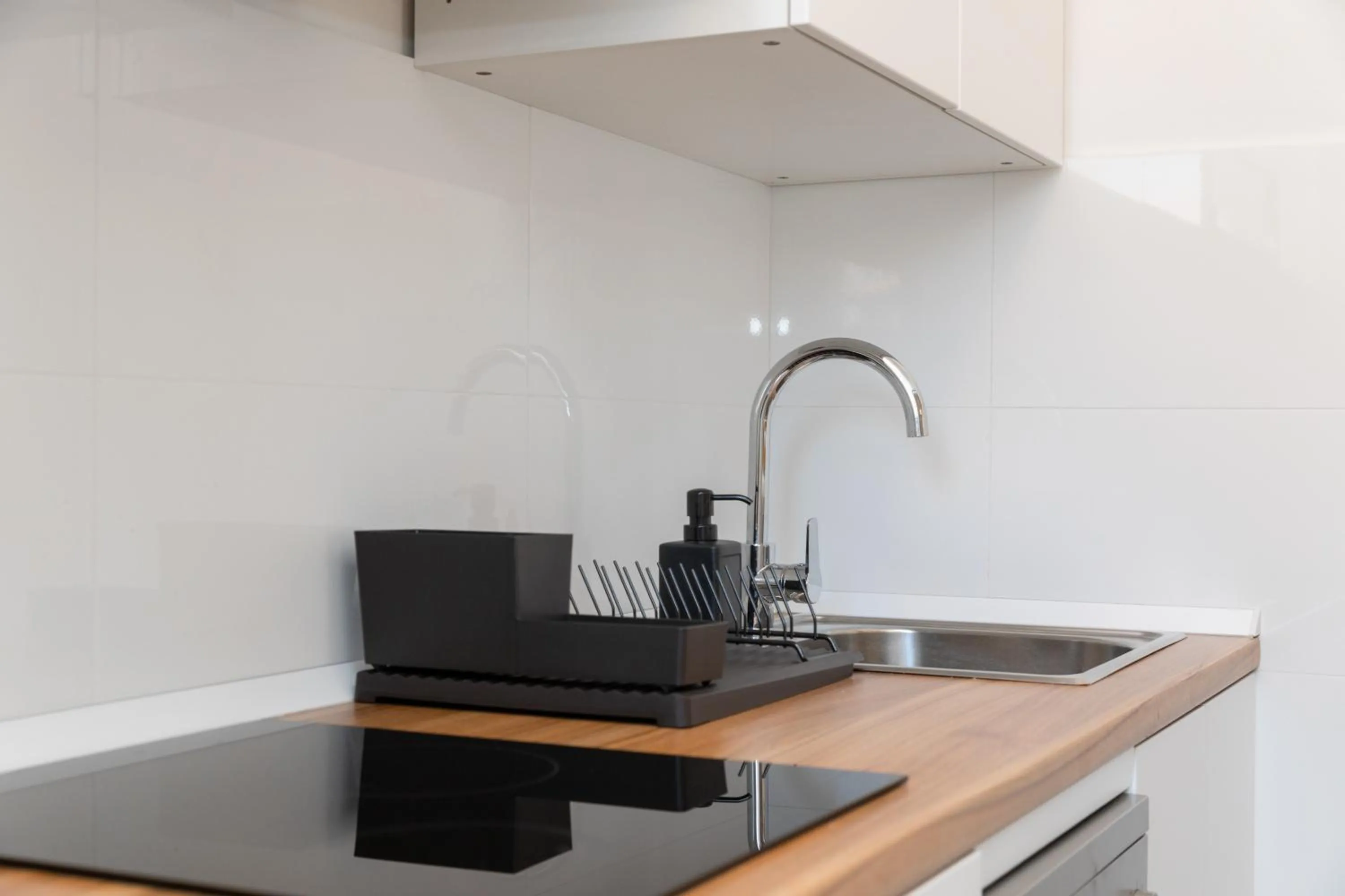 Coffee/tea facilities in Two Flowers Luxury Apartment